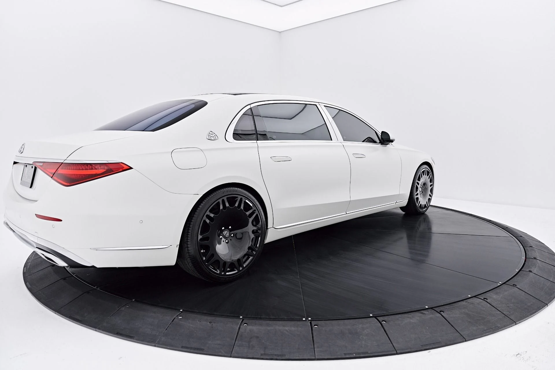 mph012_119947109_Used_2022_Mercedes_Benz_S_Class_Maybach_S_580_1788213226_a7287cd29f