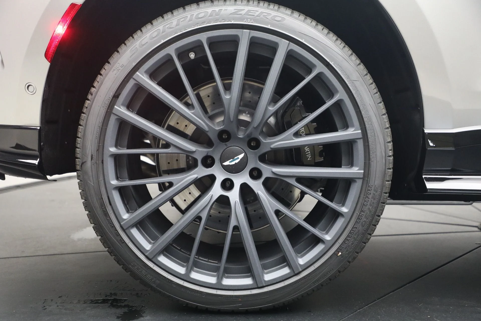 mph012_1199906843_New_2026_Aston_Martin_DBX_S_1765053352_827a4a2593