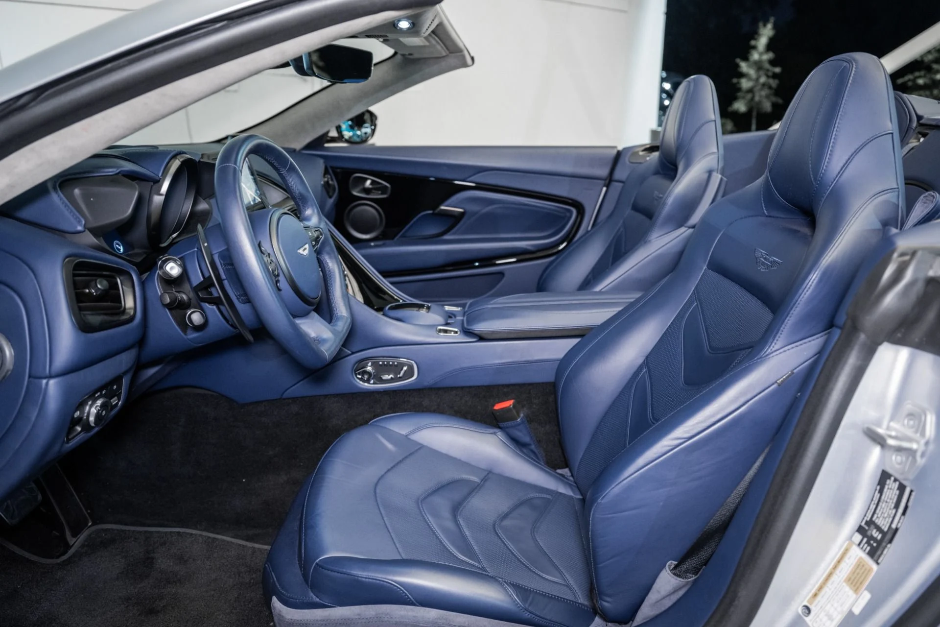 mph012_1200459081_Used_2020_Aston_Martin_DBS_Superleggera_1754334854_52b2578a16