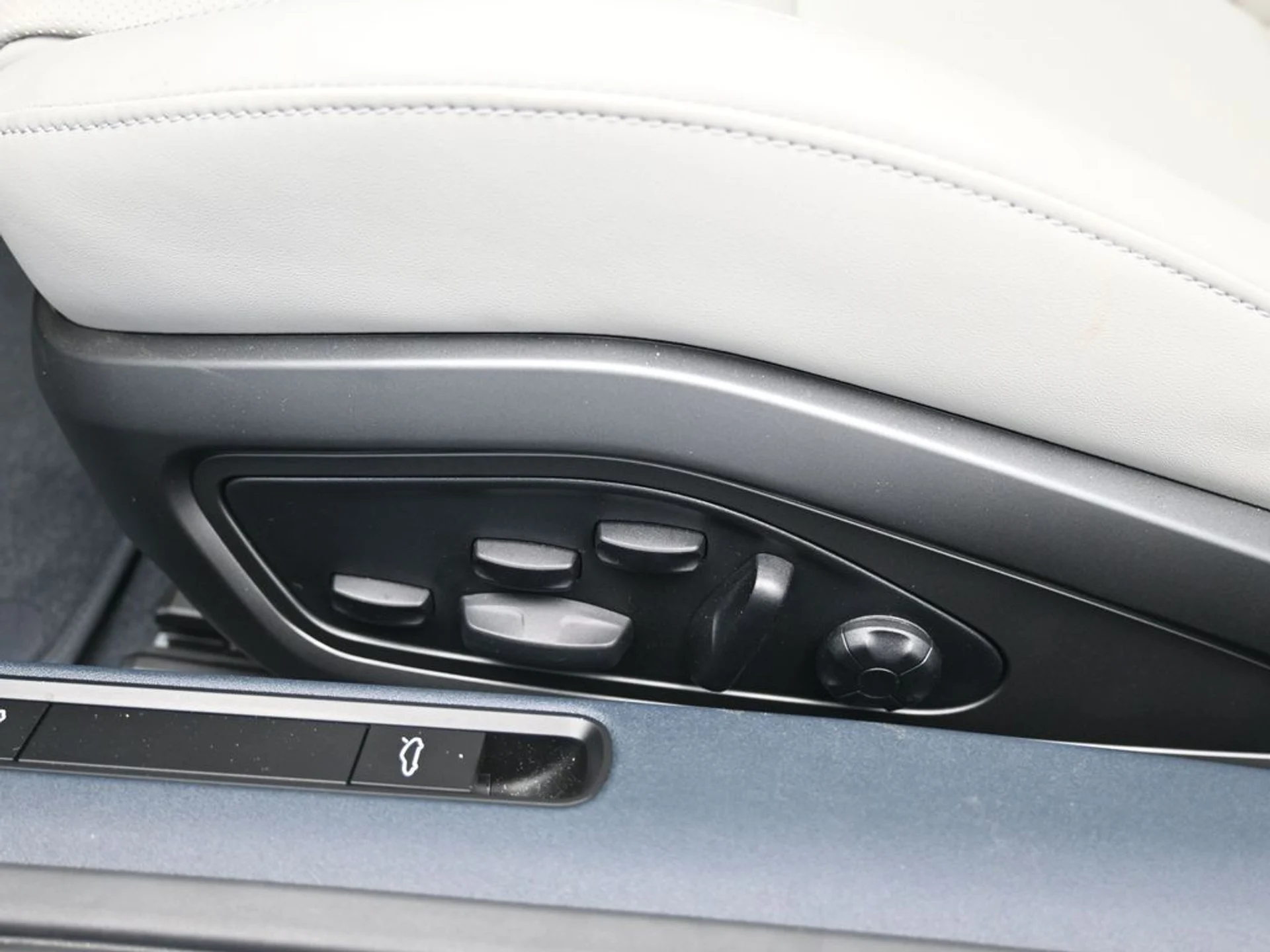 mph012_1201272153_b272f1d0c0b0d1b9e1550ab36b9dbe13x_eaa684a9a2