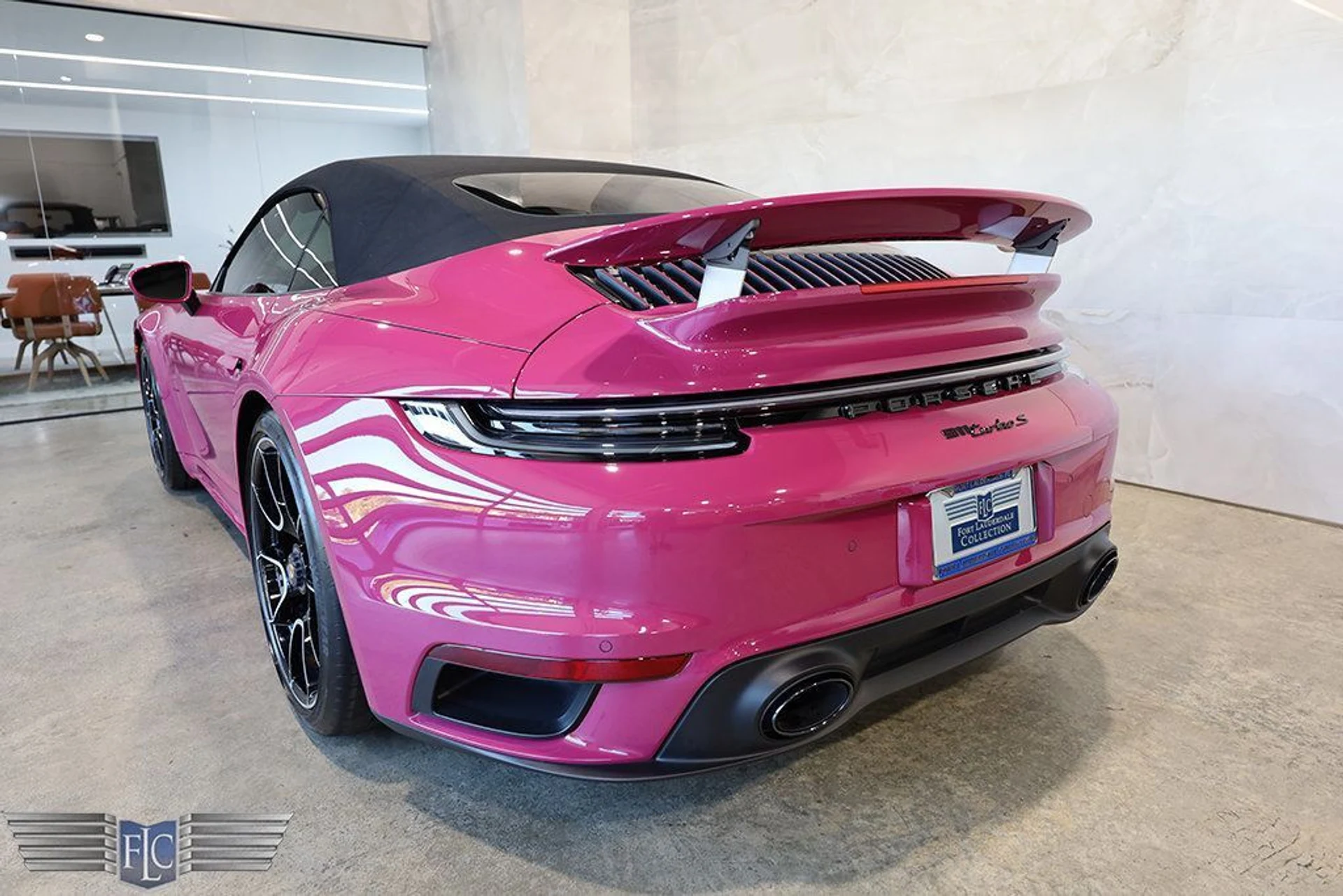 mph012_1207796936_used_2024_porsche_911_turboscabriolet_9689_22977527_13_1024_13b0946285