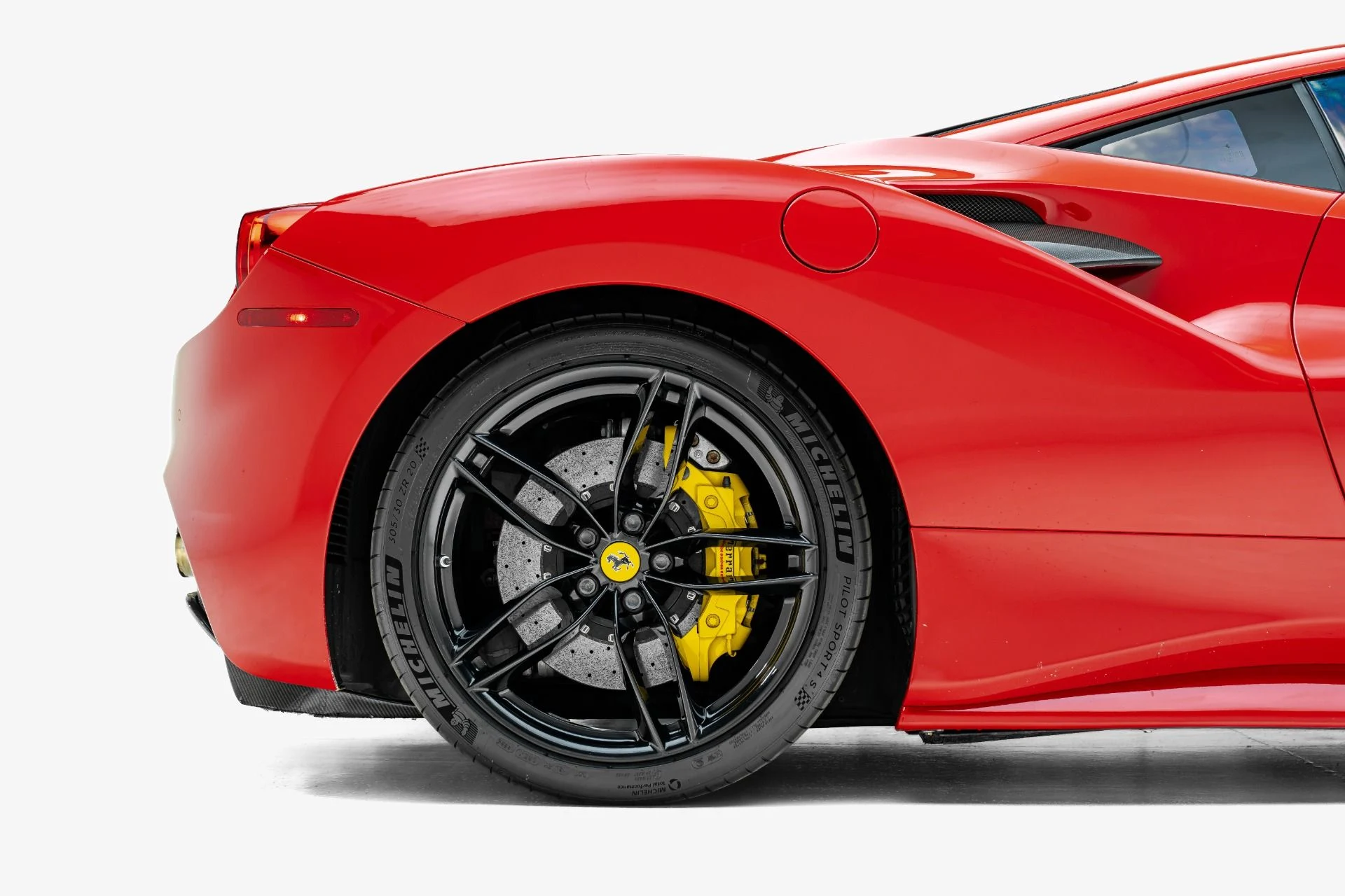 mph012_1210545102_Used_2016_Ferrari_488_GTB_1789513482_6b124b9b17