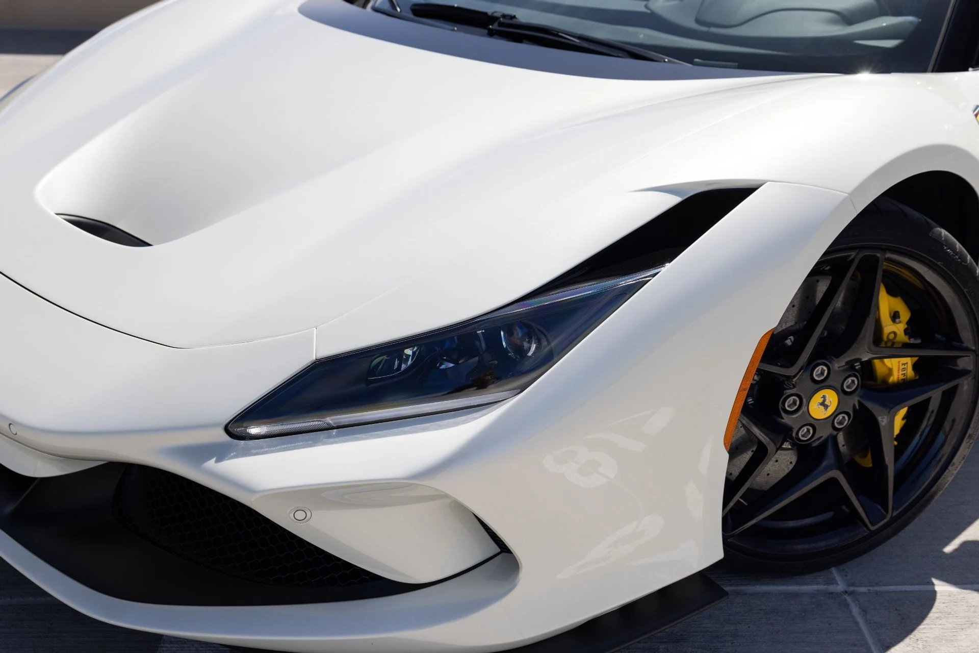 mph012_1210909581_Used_2023_Ferrari_F8_Spider_1776809234_b1ee1ccd08