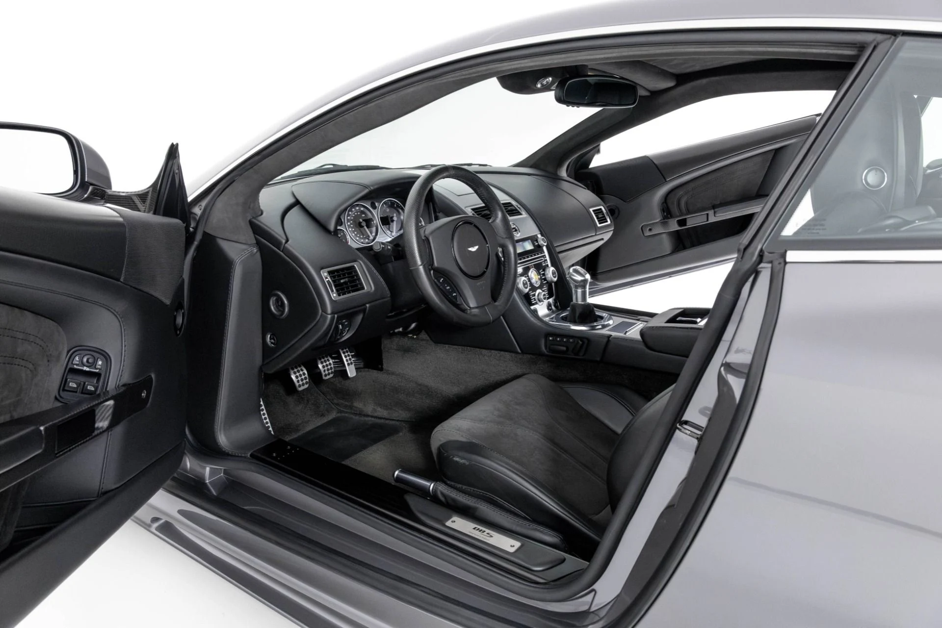 mph012_1214650046_Used_2009_Aston_Martin_DBS_1763602367_01746e1a35