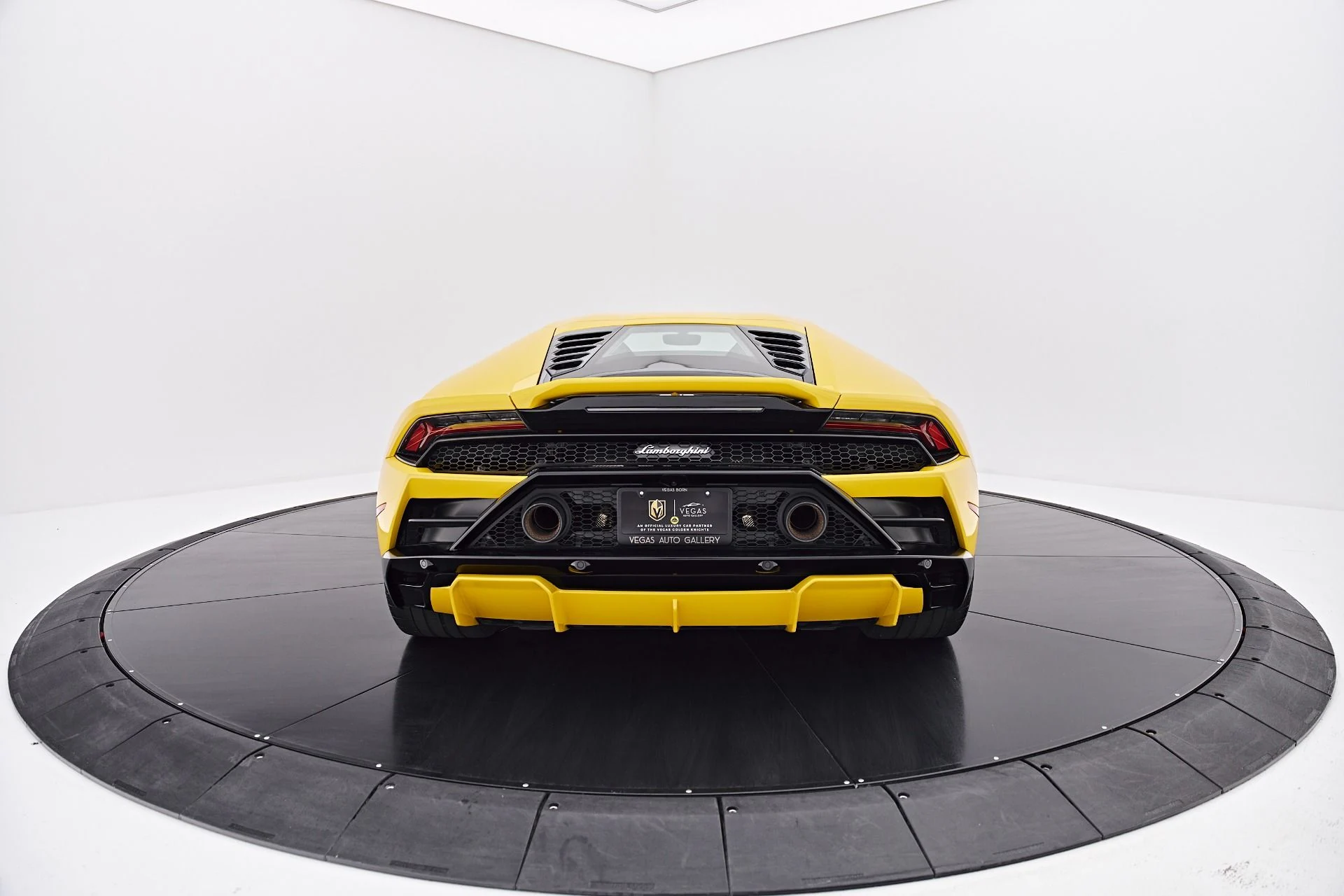 mph012_1218804960_Used_2022_Lamborghini_Huracan_EVO_Base_1787357794_809648eb35