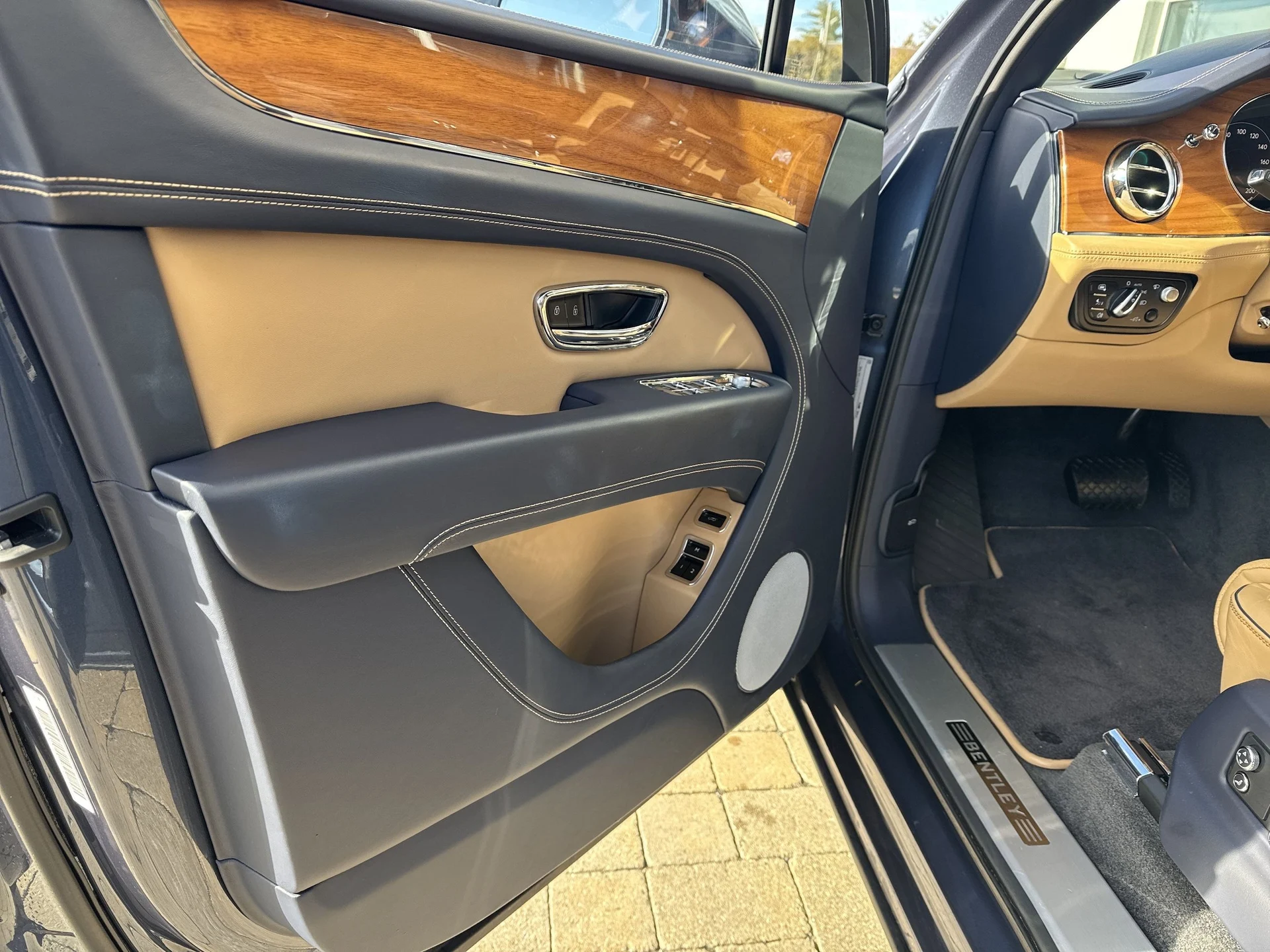 mph012_1221113969_3a8384982aa20b2ee8e8ec53d9d99d01x_cfbfa25b3f