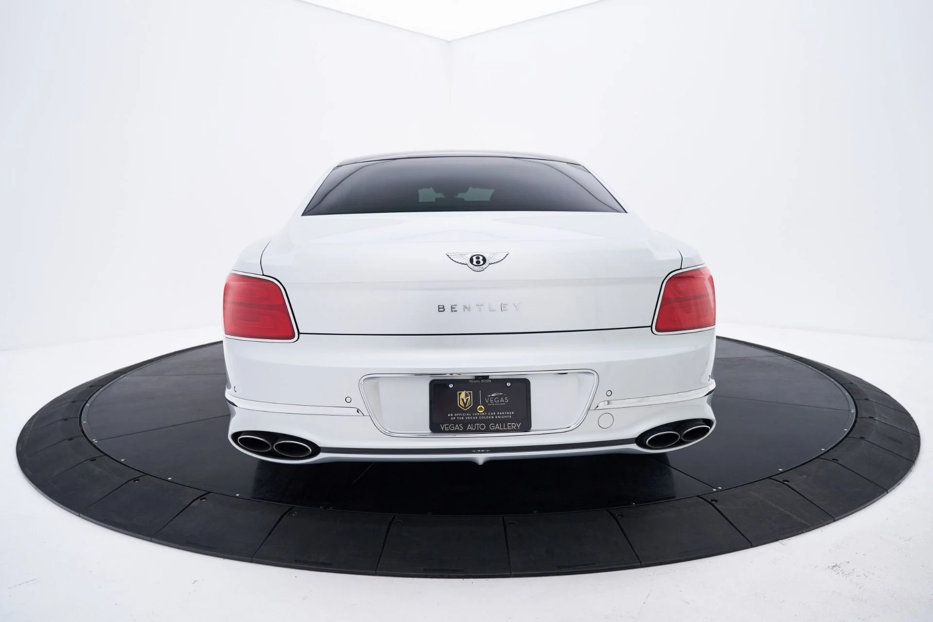 mph012_1224522355_Used_2022_Bentley_Flying_Spur_V8_1793211962_72b7fadd3a