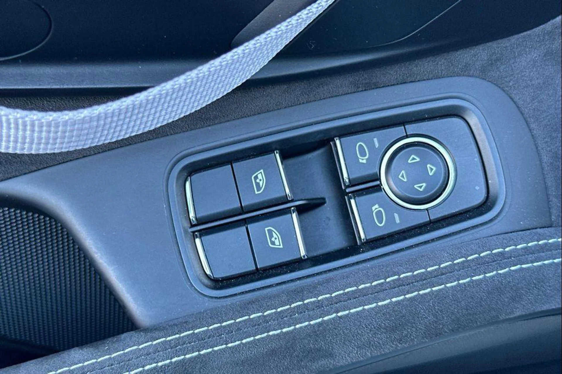 mph012_122569086_XN_6a_B0_Rn_CLNN_Mf_Vvza_P_Xru_Yg9_I_6e3d90346f