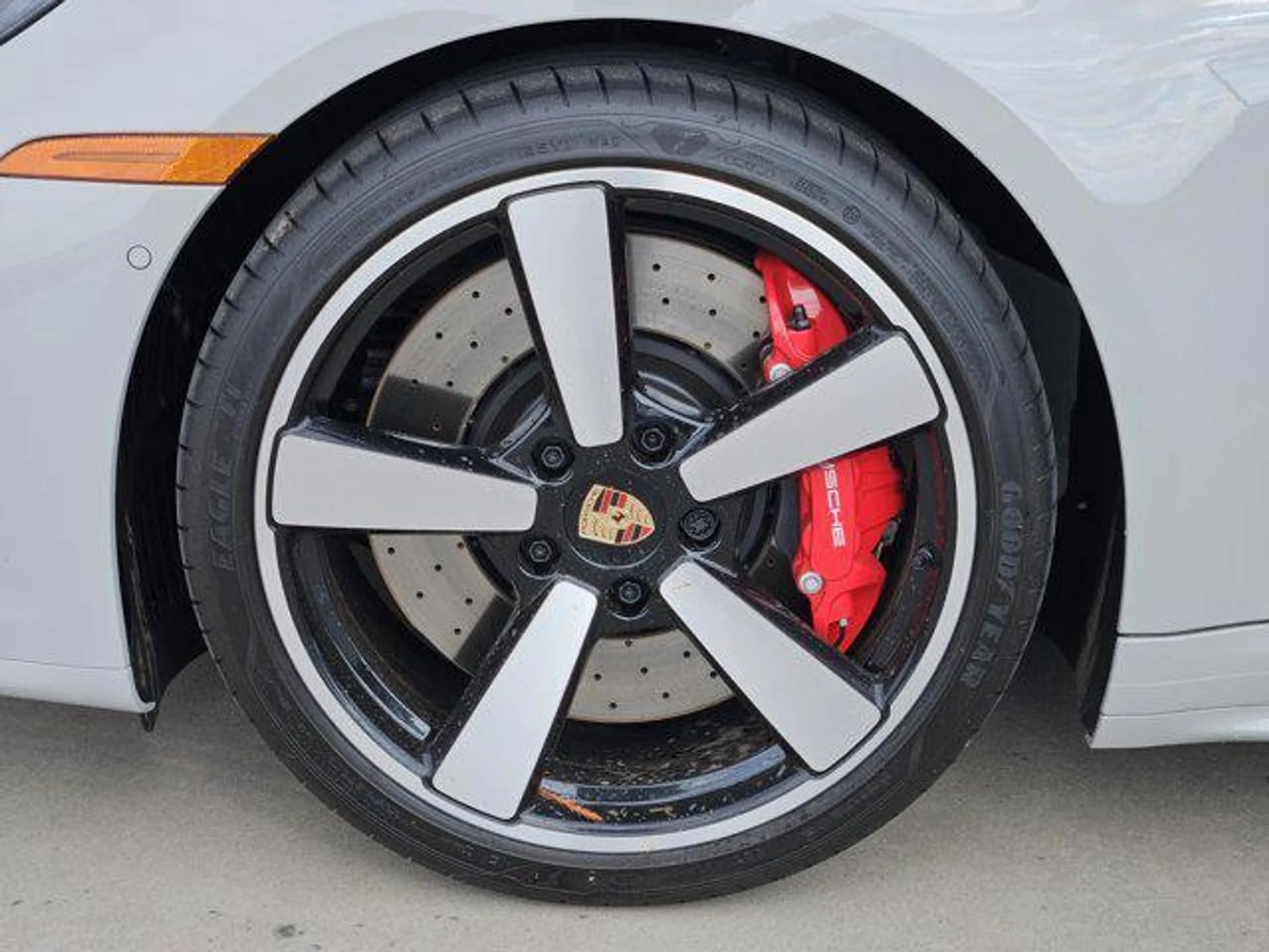 mph012_122588207_gnh_See_R_Lt_W_Jle_R3_DD_3i_v_GUT_AU_3e842b9056