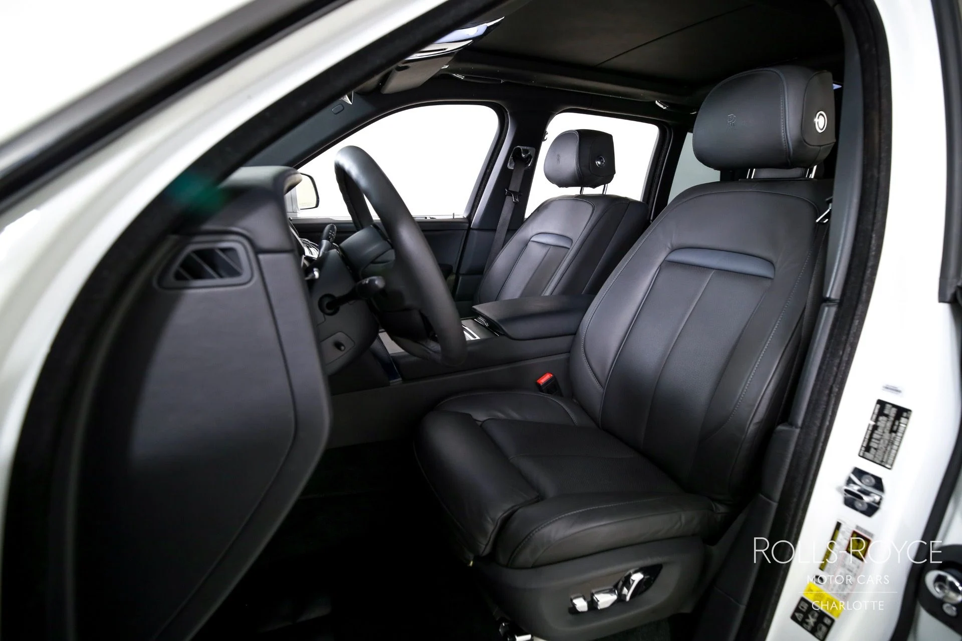 mph012_1231287933_Used_2019_Rolls_Royce_Cullinan_1753469692_c35a38fd31