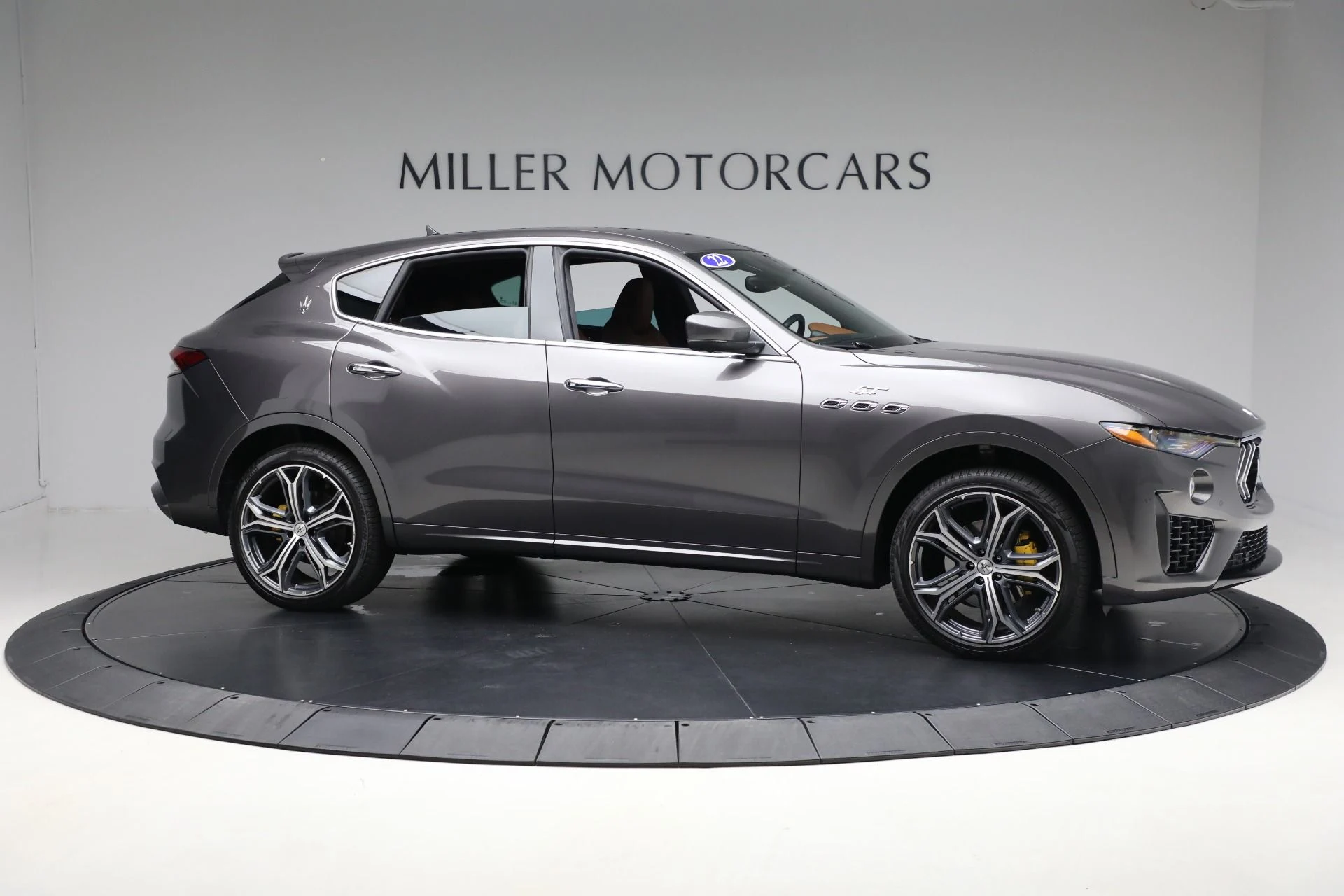 mph012_1233626641_Used_2022_Maserati_Levante_GT_95b20acc01