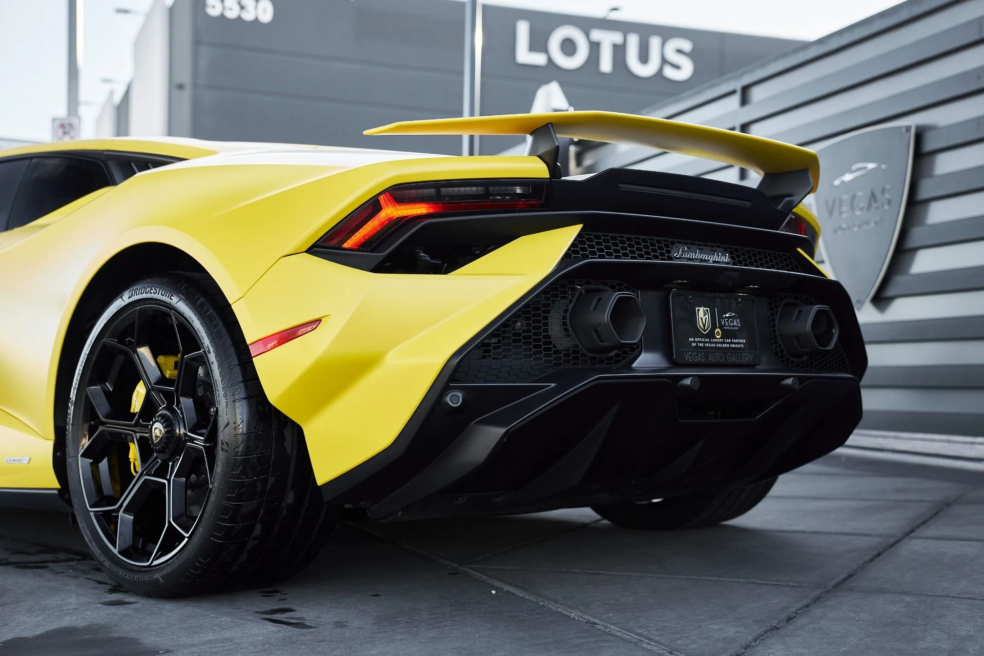 mph012_123419784_Used_2023_Lamborghini_Huracan_Tecnica_Base_1765333473_bea906a84f