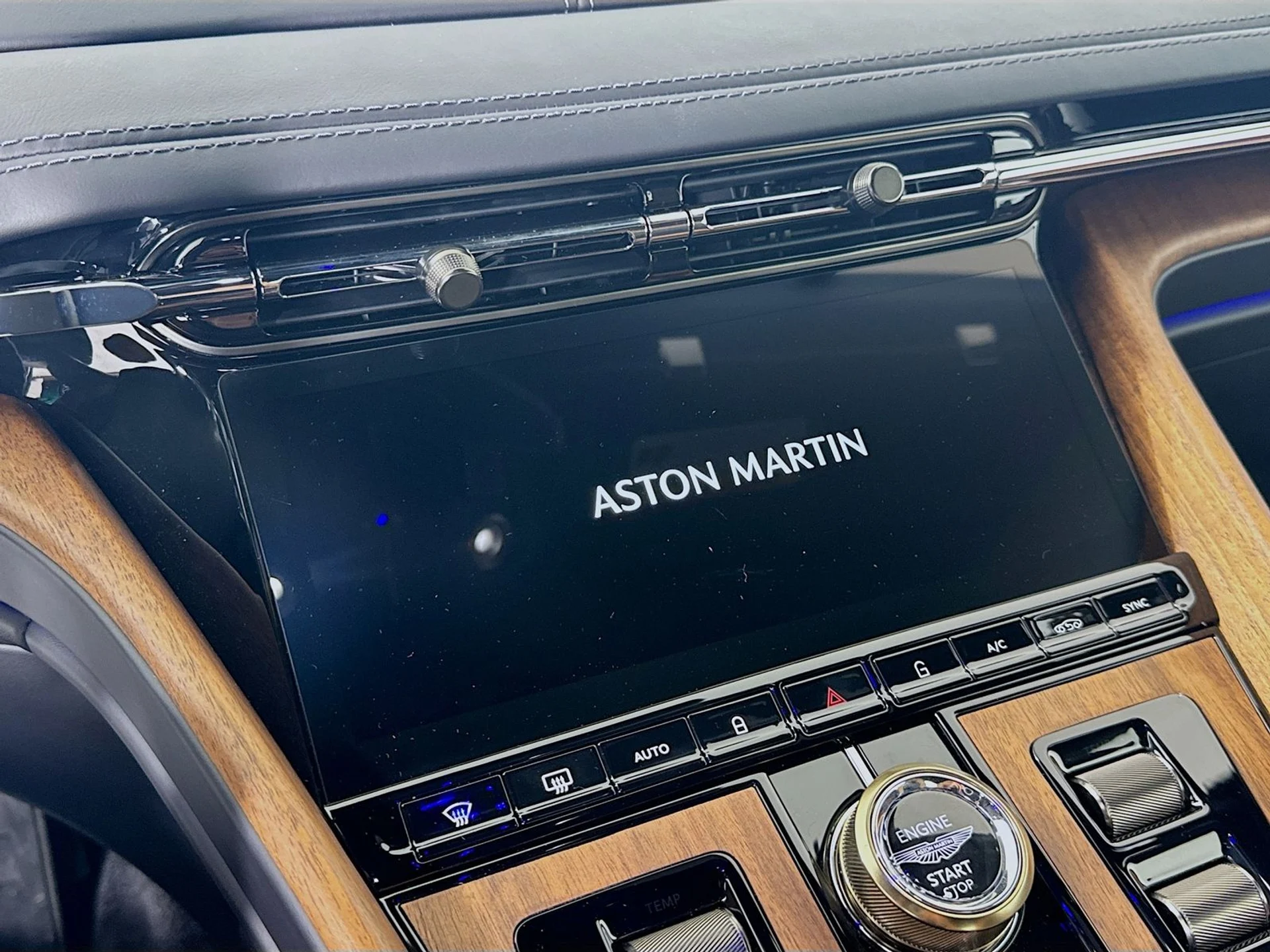 mph012_1235915400_0bc82b1b9f7f65d0cde2b0964b5cfbf2x_25125c7eb1