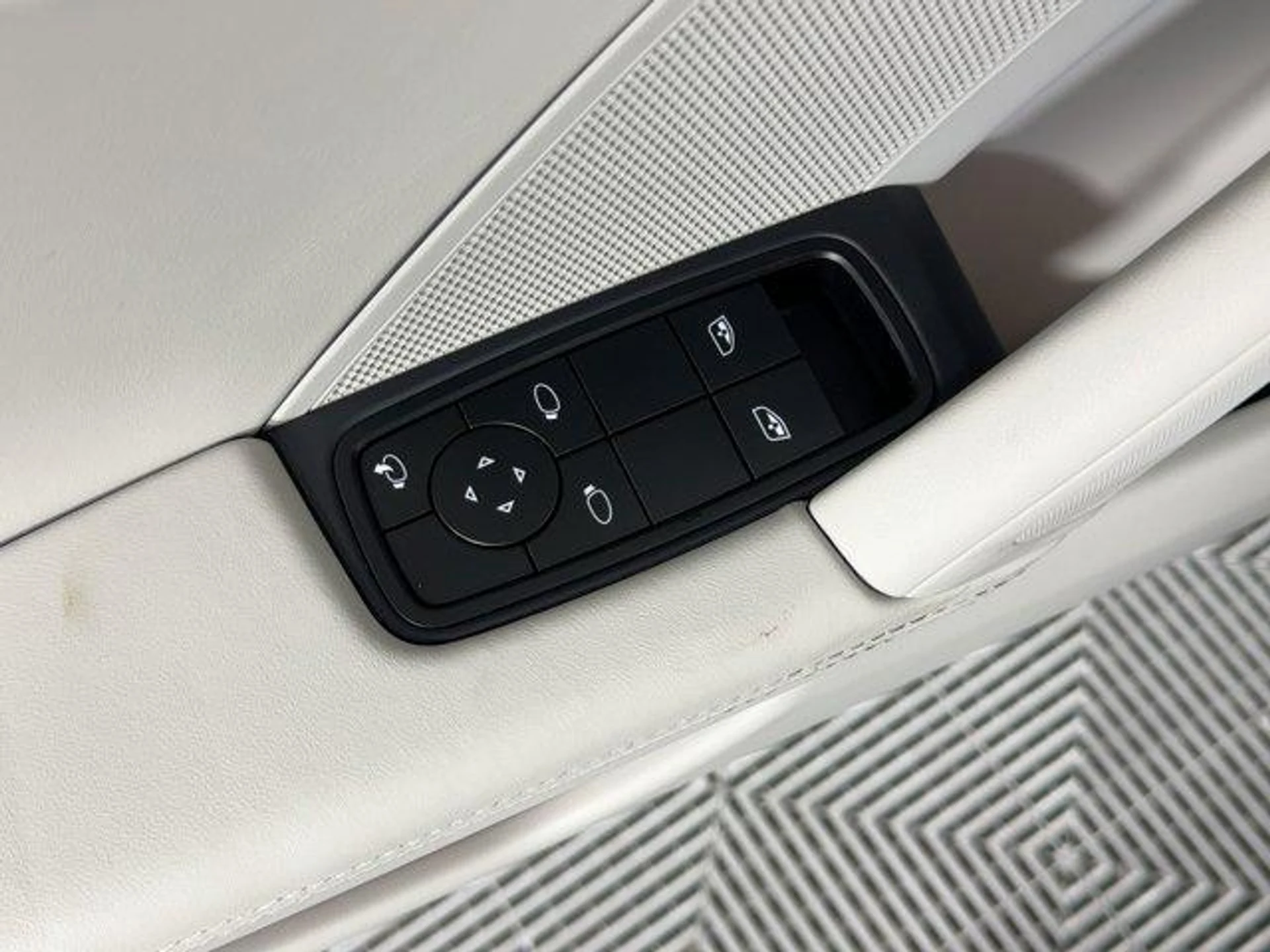 mph012_1240854467_UPU_Usess7l_T485v_Fi_Oi_Tzy46_I_Po_7a8cdae054