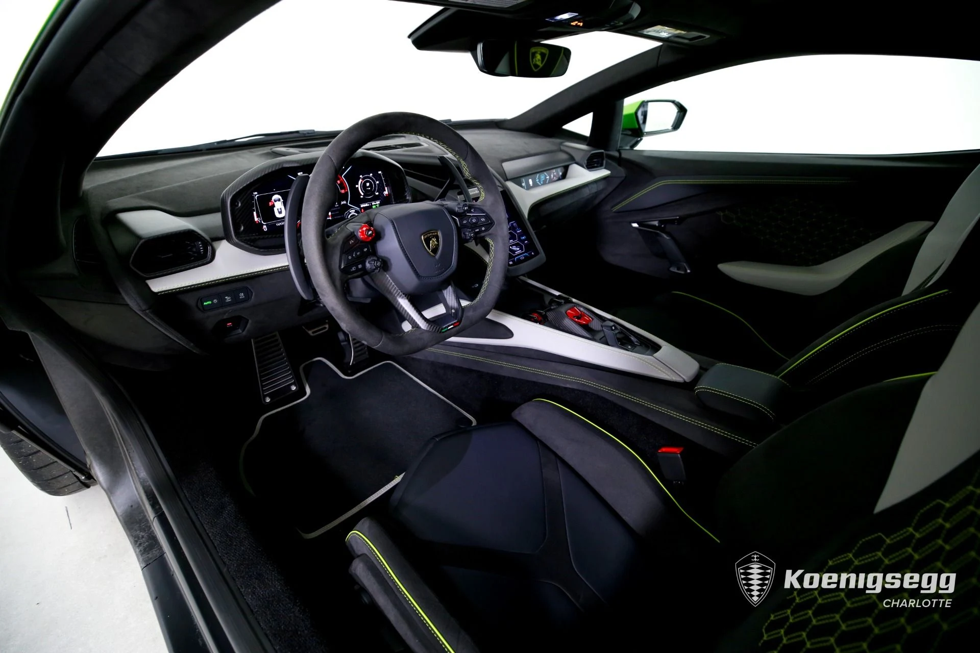 mph012_124921983_Used_2024_Lamborghini_Revuelto_1774640458_e2e3baee75