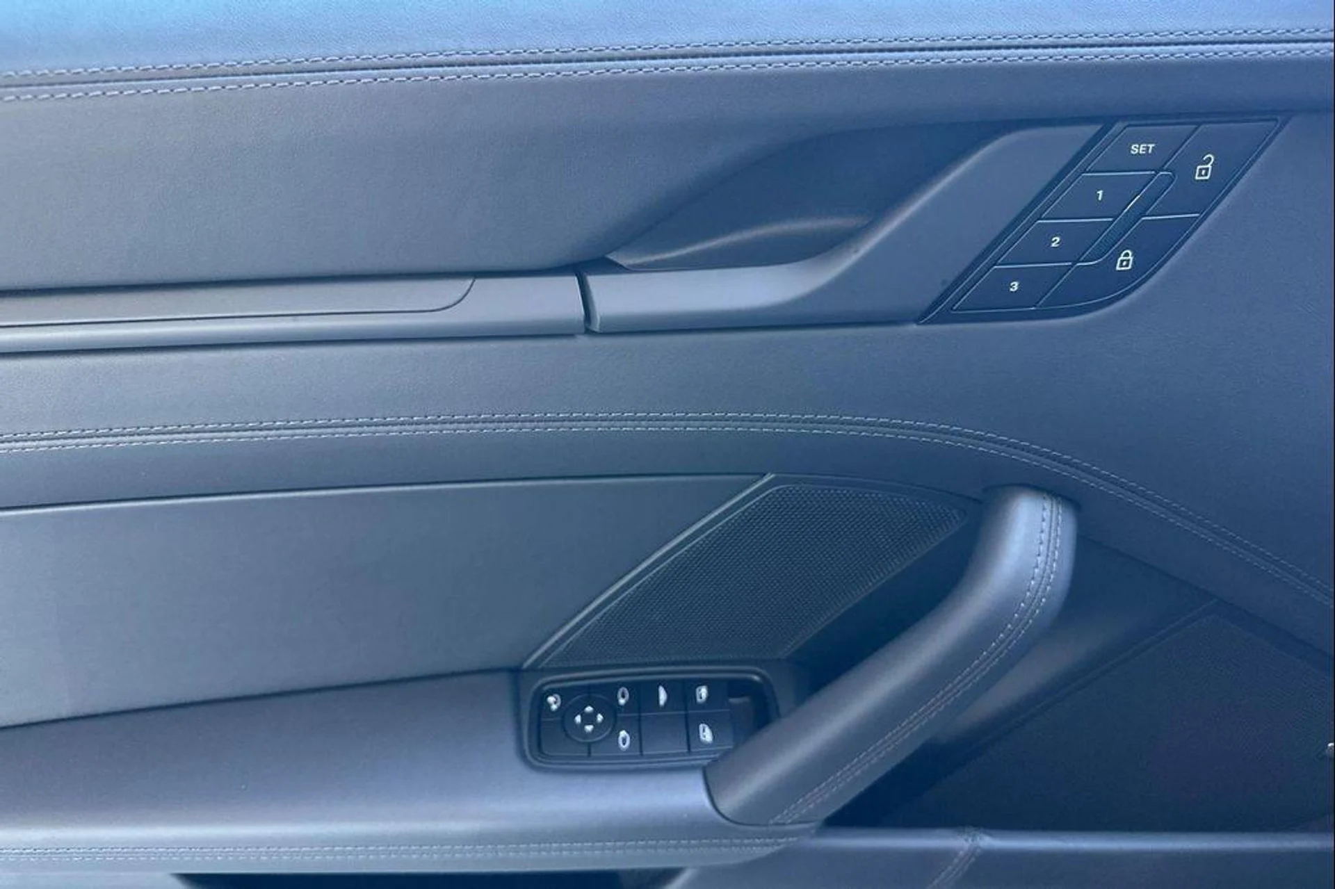 mph012_1253475112_fi_V7_Q0_H_Nt_Qw_PJ_Gr_D3_Z_C_Fpdlj_U0_c6a28f769d