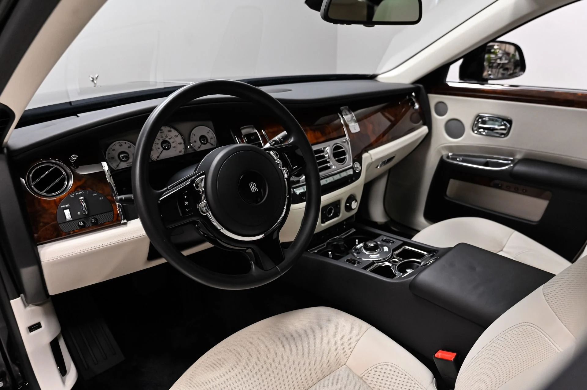 mph012_1254349621_Used_2012_Rolls_Royce_Ghost_Base_1789141578_01f853b1c4