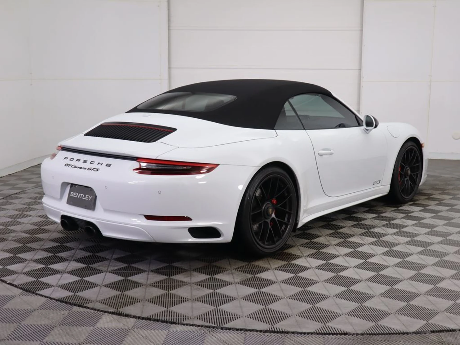 mph012_1257974517_used_2018_porsche_911_carrera4gtscabriolet_8119_22948233_13_1024_1509862e29