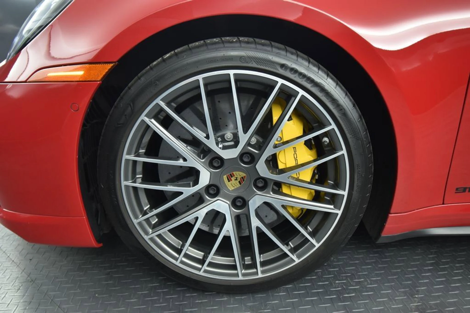 mph012_1260269150_f946014e3a6a4539d0dedf33eef4b064x_1c47579dd2