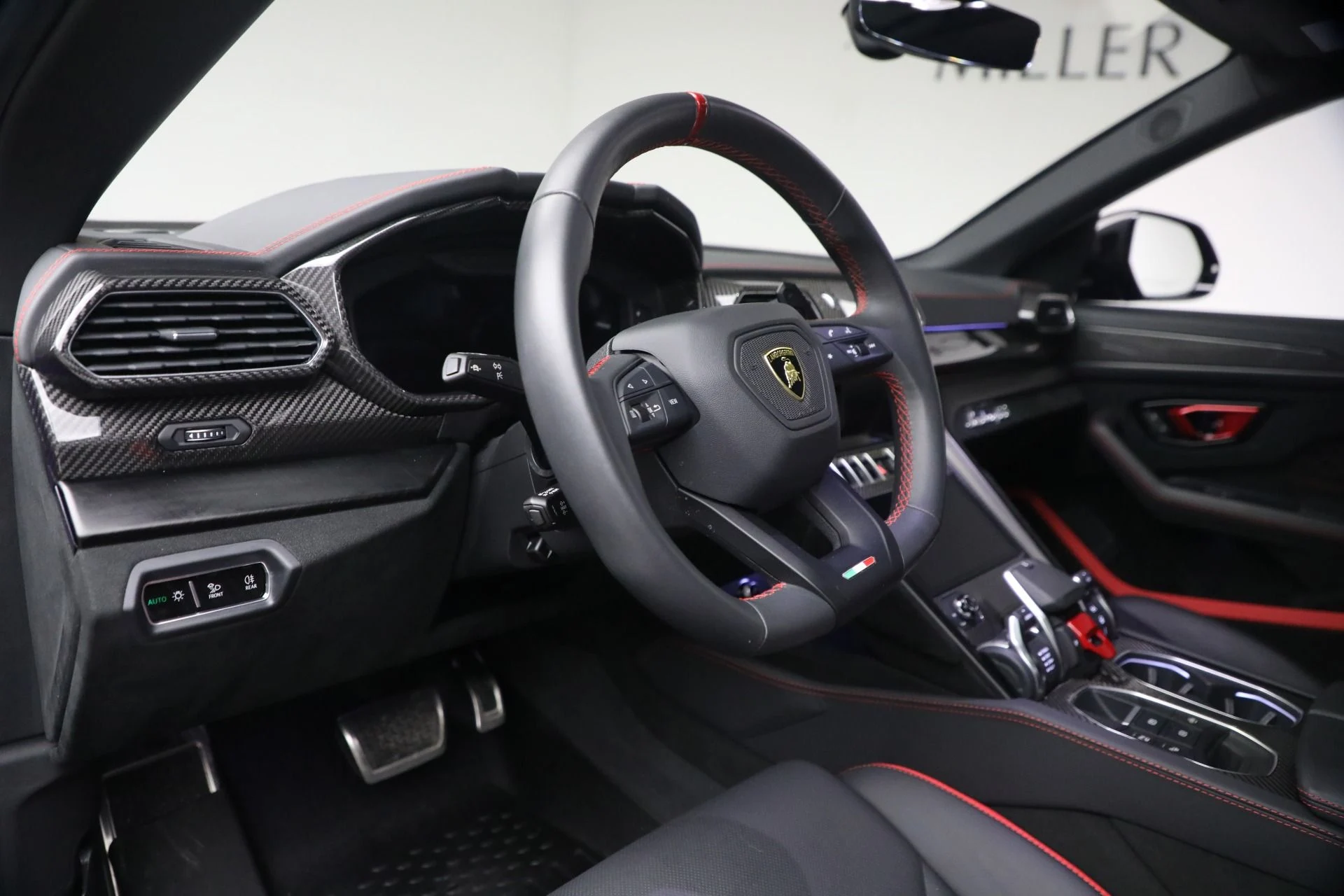 mph012_126198704_Used_2024_Lamborghini_Urus_Performante_1770476069_6fefab1a71