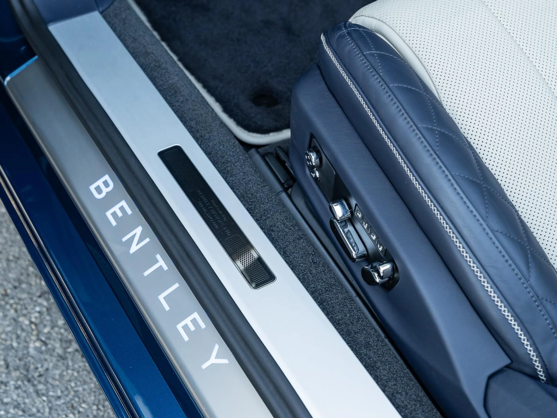 mph012_1264812380_Used_2022_Bentley_Continental_GT_V8_1764612376_2c0eaeb9da