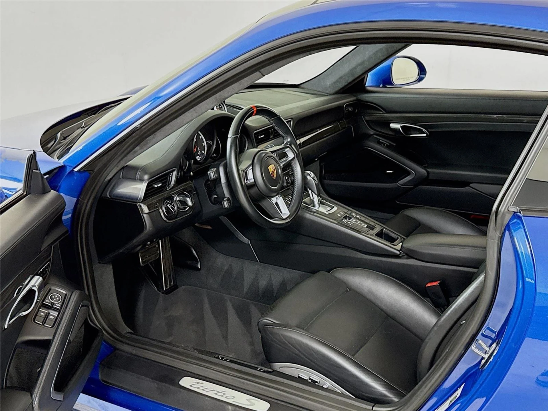 mph012_126982273_edb4f905f9c8f94bb1e3a58a60b030f1_952f0209f1