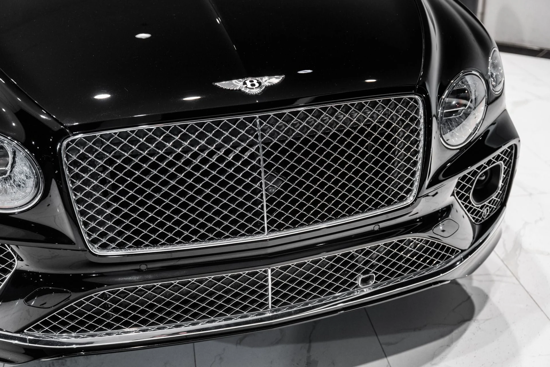 mph012_1270020836_Used_2022_Bentley_Bentayga_V8_1773164215_e297503818