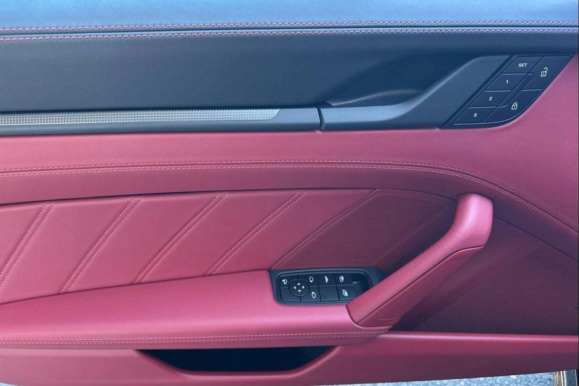 mph012_1271213651_o3_DT_8tokfc_GVM_Iab_WK_10_YCA_2_A_dd8b9c08d4