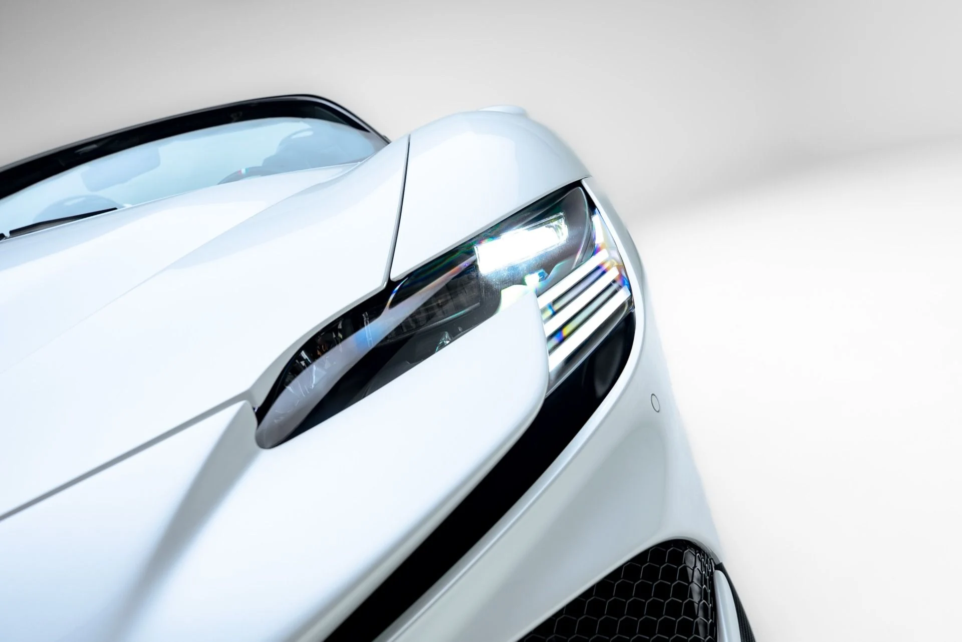 mph012_1282828573_Used_2024_Ferrari_SF_90_Spider_1777485078_0f6f00b4fb