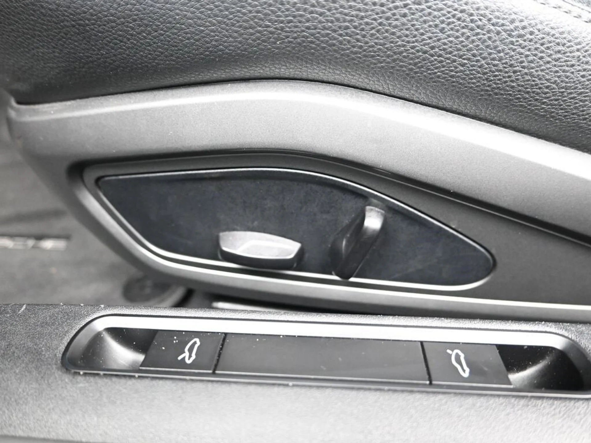 mph012_128376951_d908748be4bcc4f1c8ee04d30a7f1635x_978944f9f4