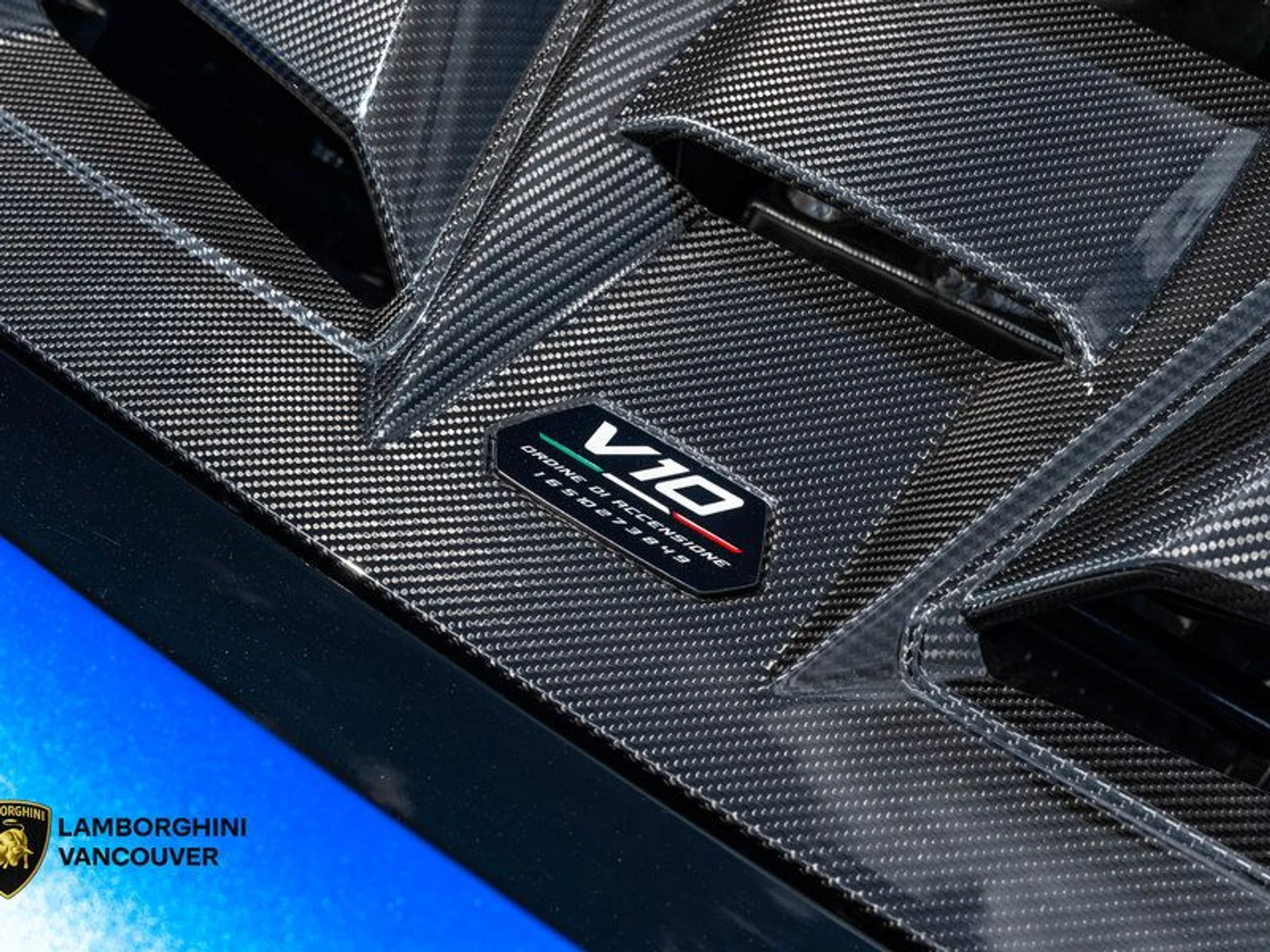 mph012_1292561511_38386460_00234_2023_lamborghini_huracan_013_57ddfd876a
