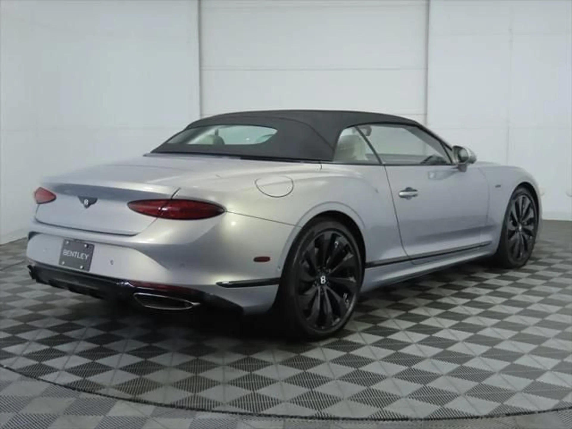 mph012_1295845846_used_2025_bentley_continental_gtblackeditionconvertible_8119_23011580_13_640_c5d98d62be