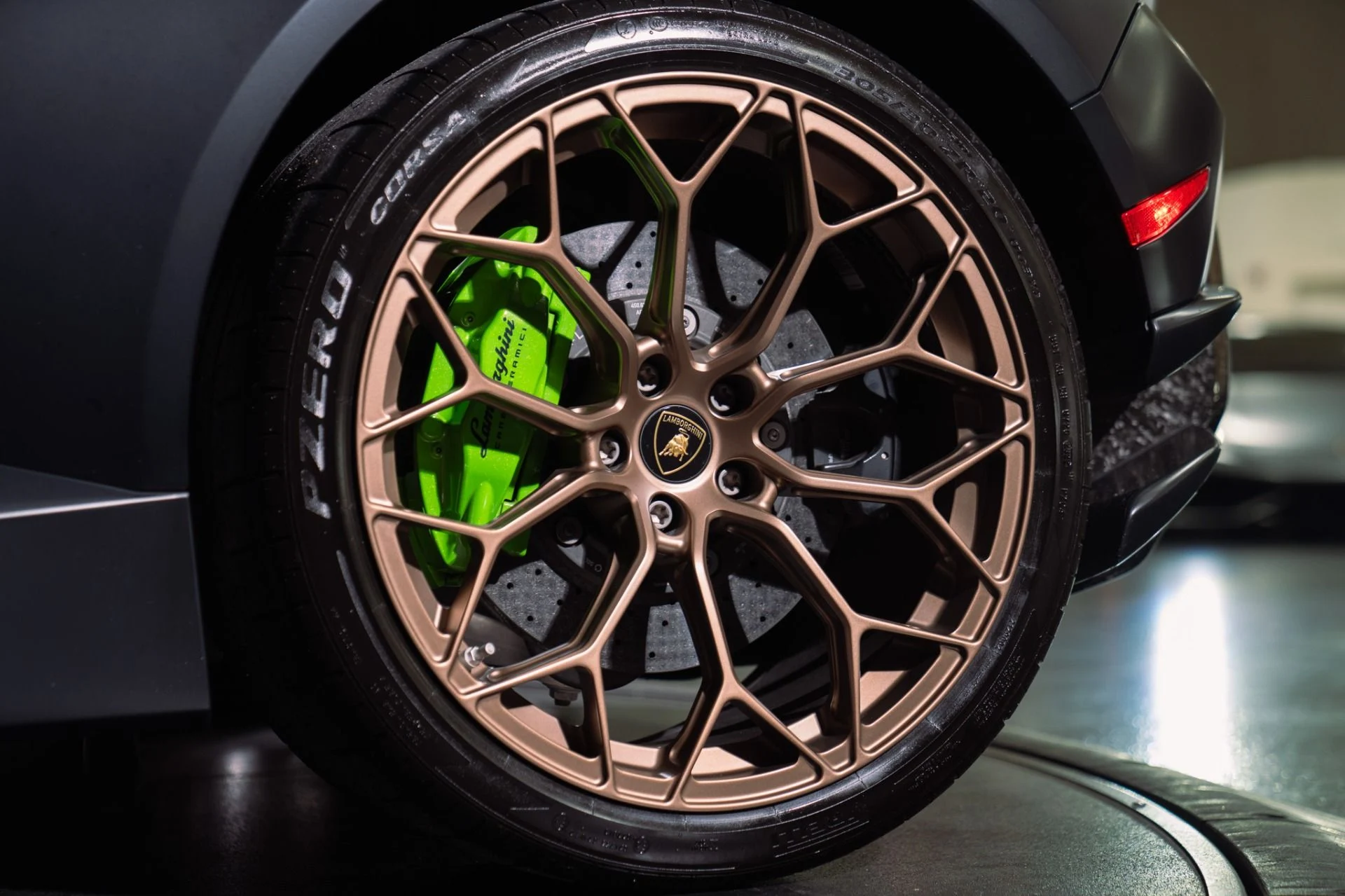 mph012_129732818_Used_2018_Lamborghini_Huracan_LP_640_4_Performante_Ad_Personam_Paint_and_Interior_Massive_Sticker_1791560590_4b8412b499