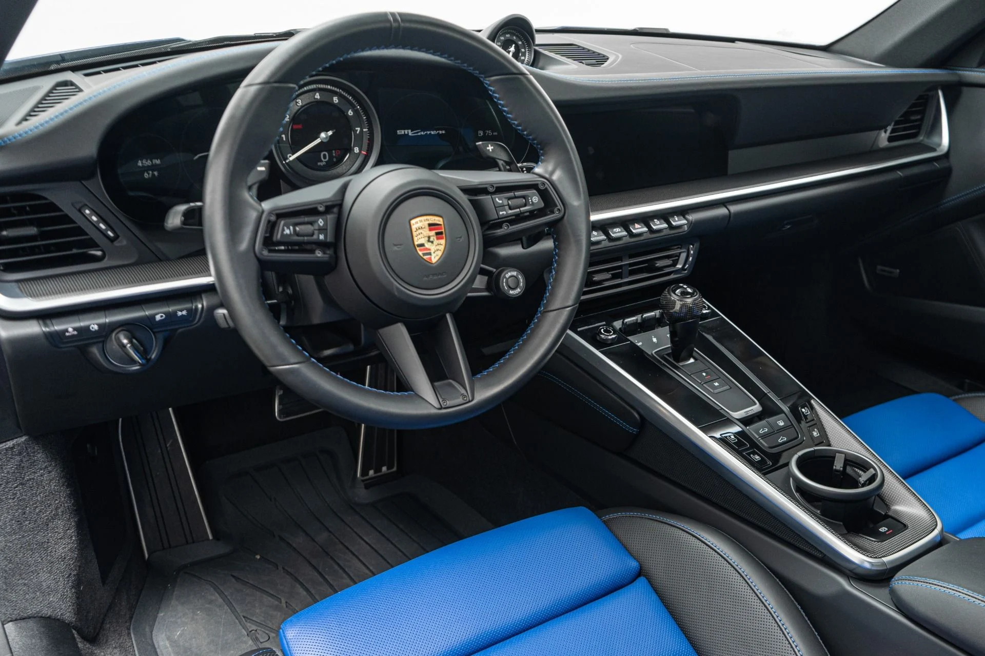 mph012_1299688366_Used_2022_Porsche_911_Carrera_Premium_Package_Plus_Two_Tone_Interior_1780607080_e62ba3e287