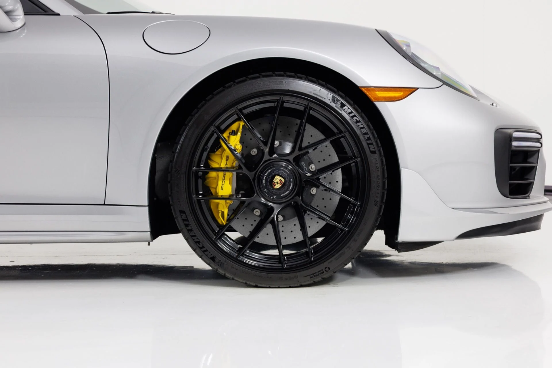 mph012_1309071810_Used_2017_Porsche_911_Turbo_S_1782938056_c57bfae815