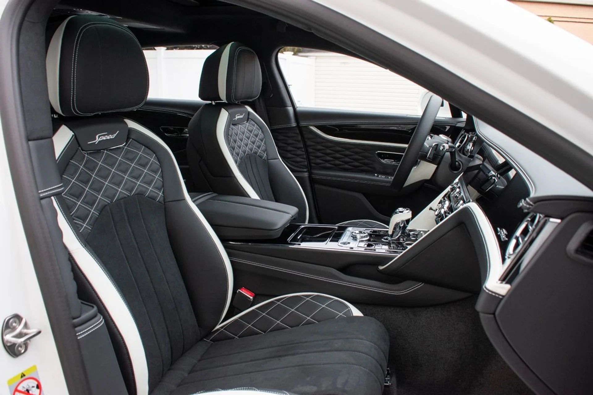 mph012_1319321422_Used_2024_Bentley_Flying_Spur_Speed_1712782199_174b5f6c58