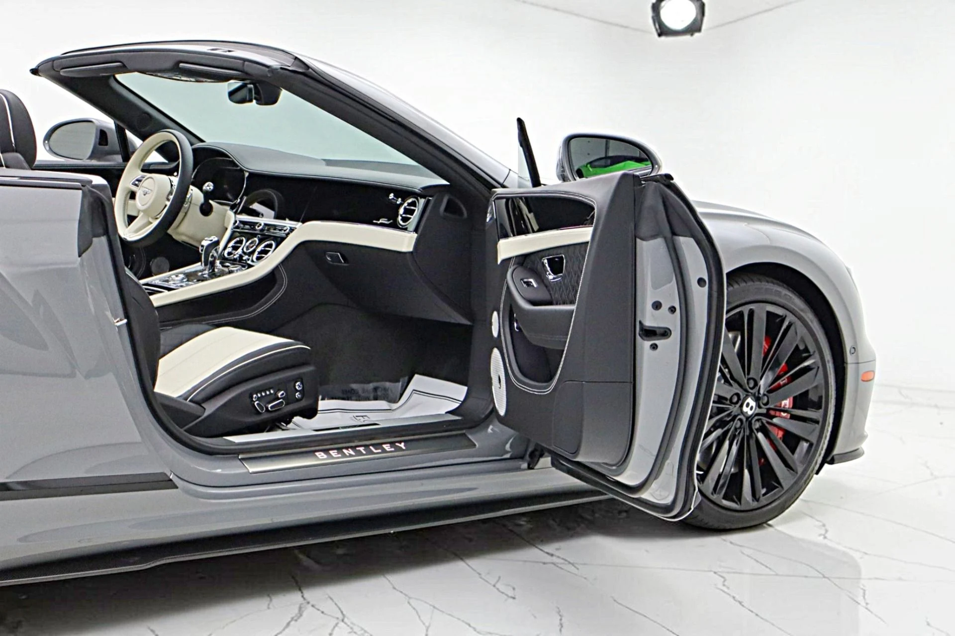 mph012_1320221441_Used_2022_Bentley_Continental_GTC_Speed_9b2f5898a2