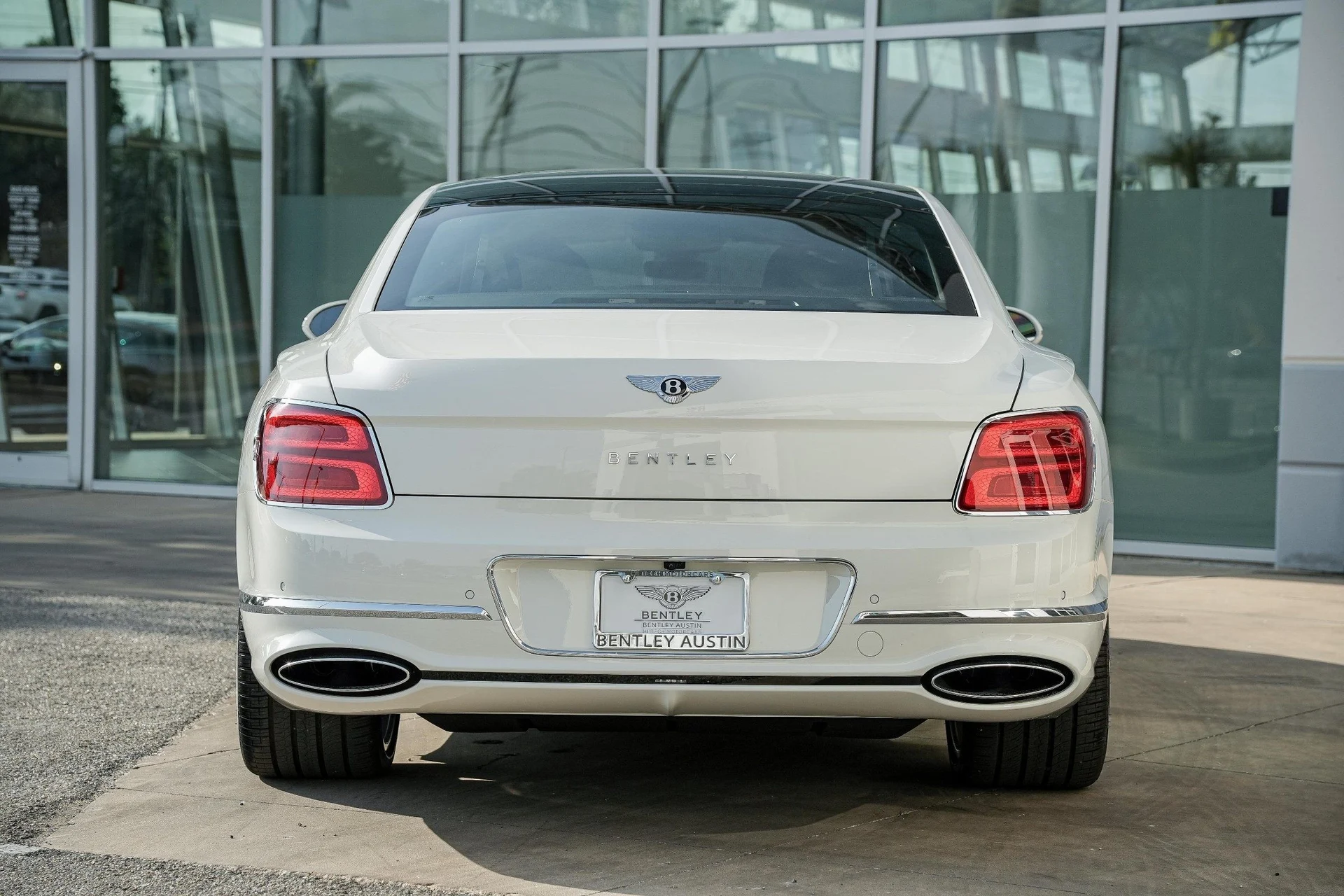 mph012_1324903673_Hi_Tech_Luxury_Imports_LLC_SCBBP_6_ZG_7_TC_024549_image_12_b5d07418b9