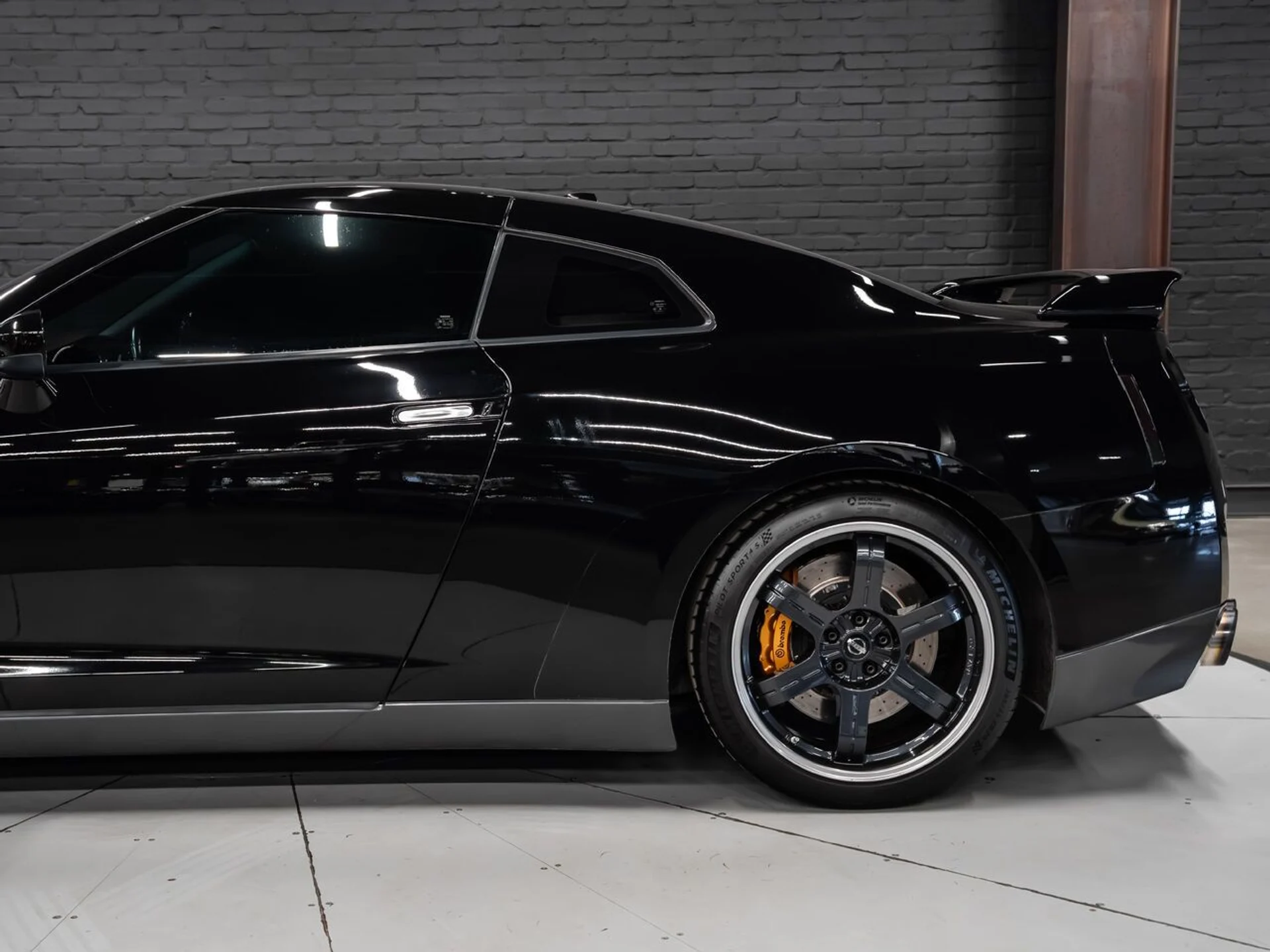 mph012_1328687570_nissan_gt_r_2009_90fdca8a1a