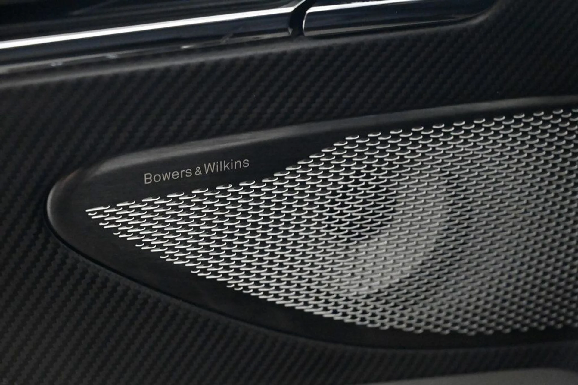 mph012_1333890768_new_2026_aston_martin_db12_11350_22941793_12_1024_9e588cf0a1