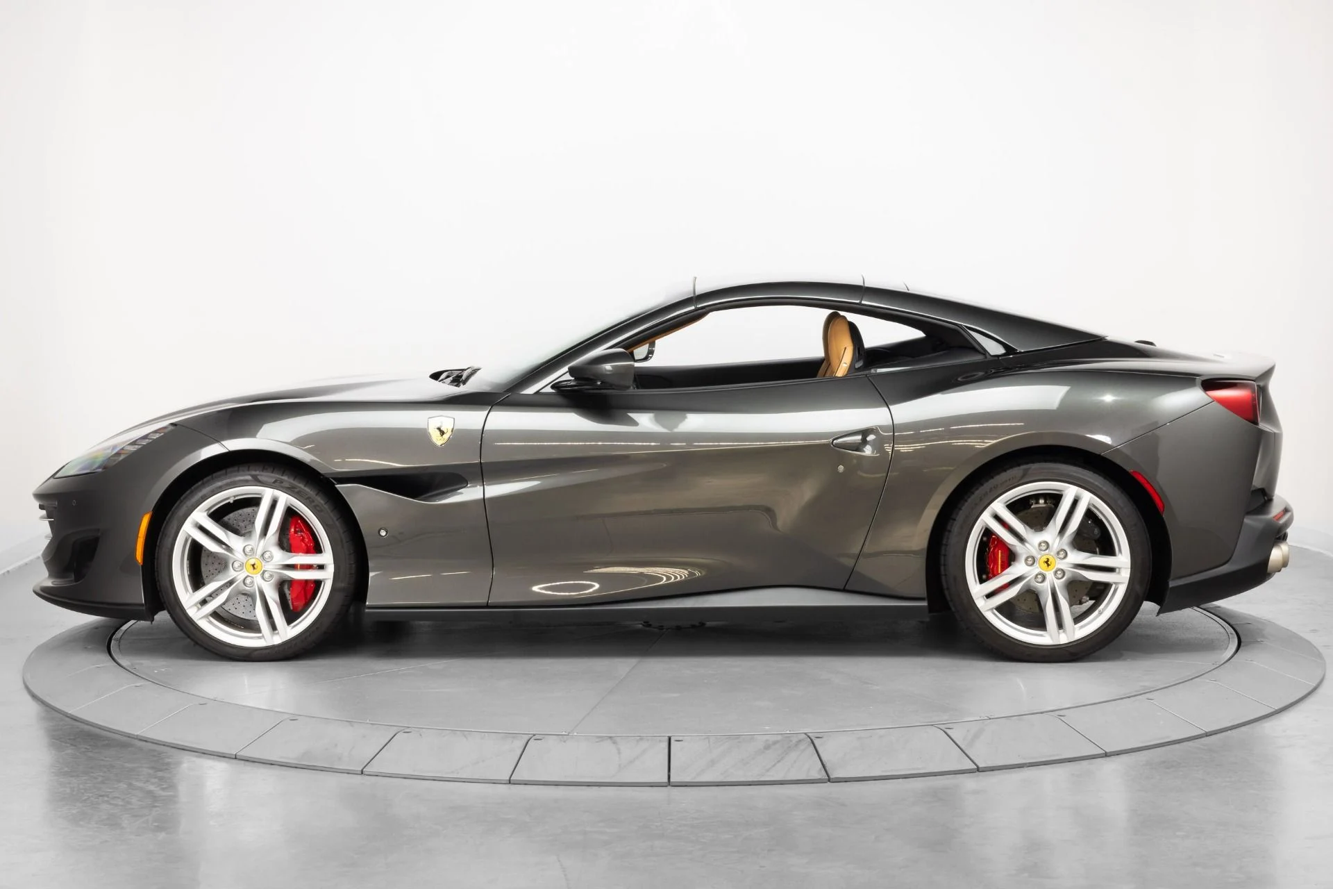 mph012_1337795683_Used_2019_Ferrari_Portofino_1784318320_b418faa108