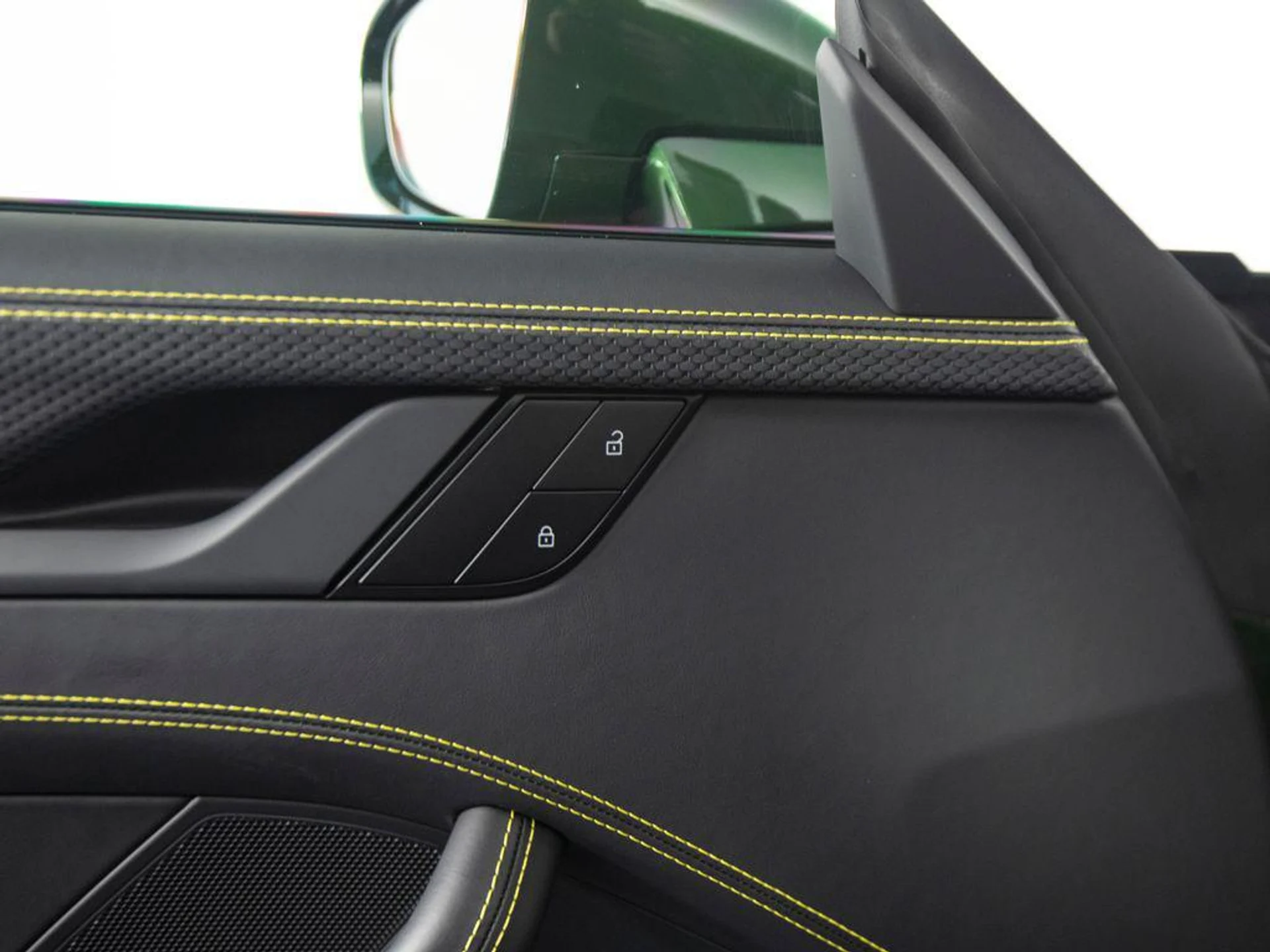 mph012_1339557272_vw_HT_l2_Z5p_Yi1s_V_Mcl_DLR_3wkb_YI_e4601a4c00