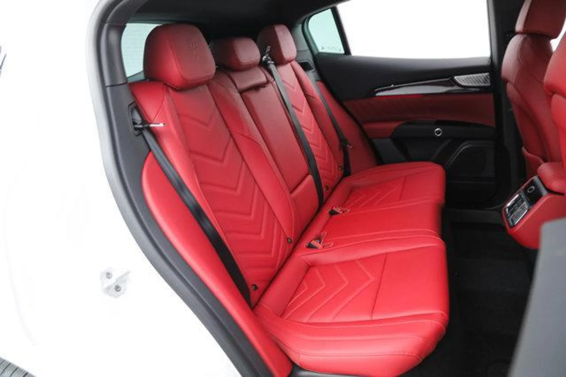 mph012_1340427442_ISJ_3z9wqk_P41_B_Ot5_S_c_W903x_Cu_Y_e3588a3924