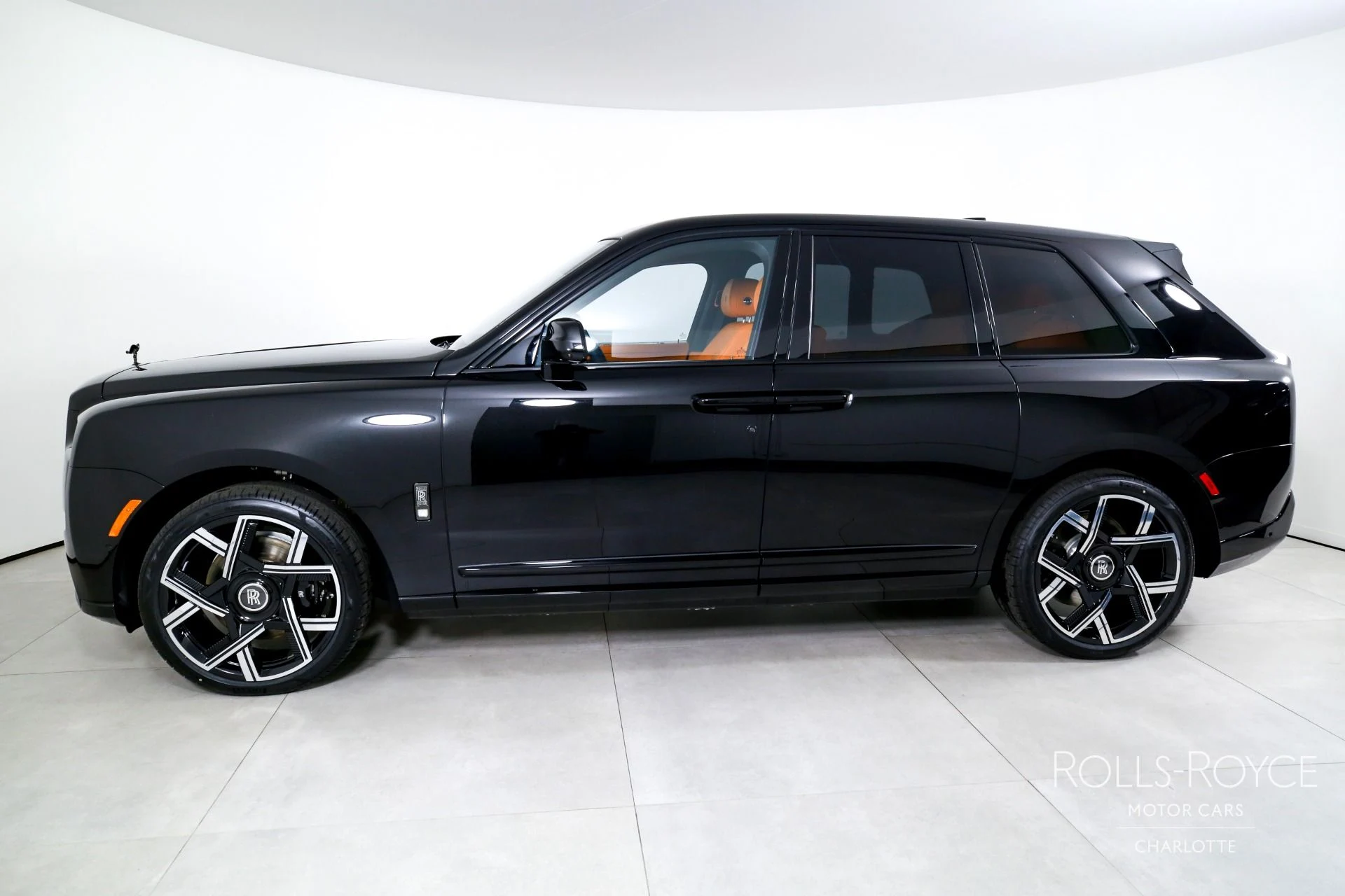 mph012_1344476955_Used_2026_Rolls_Royce_Black_Badge_Cullinan_1767727784_4829812950