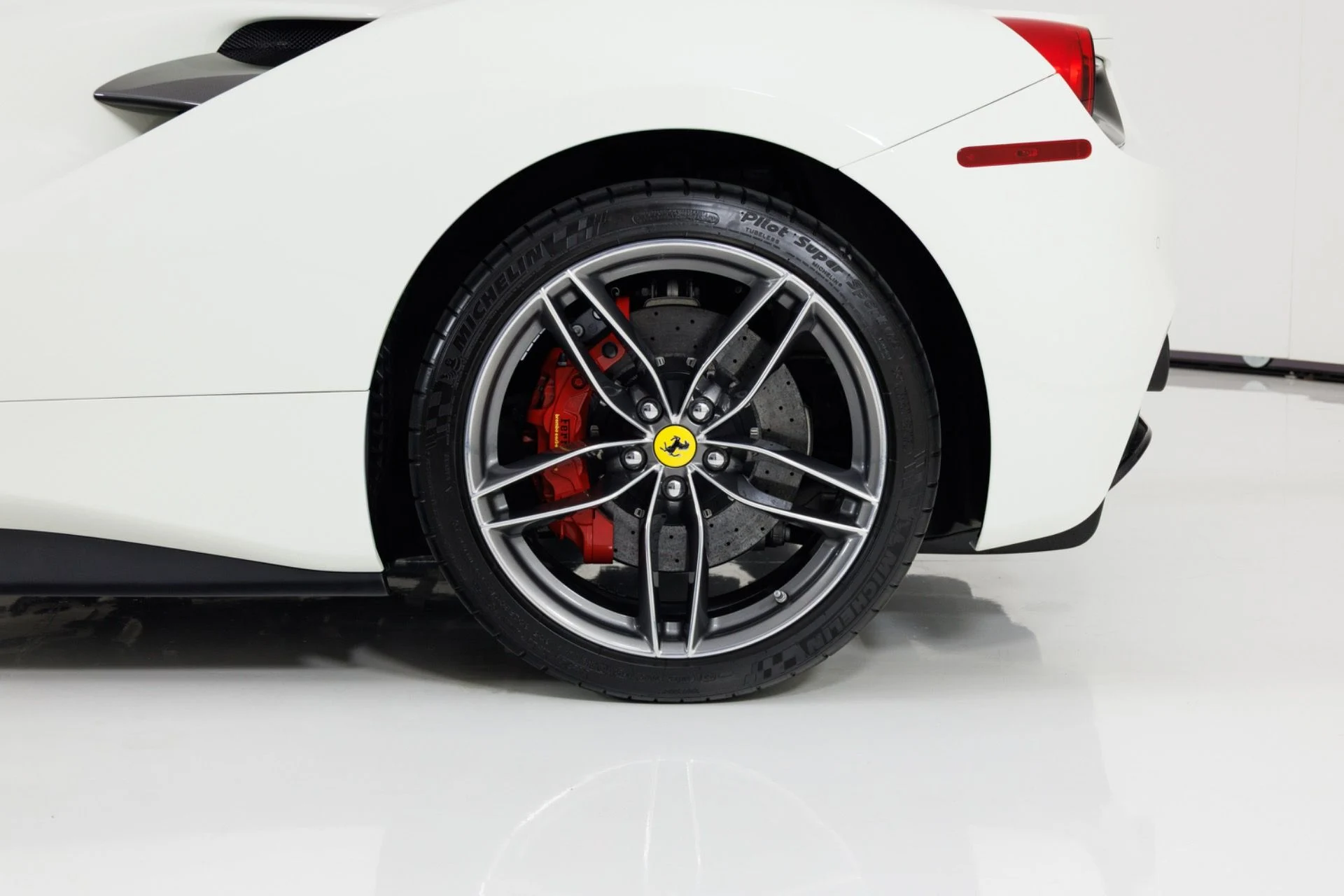 mph012_1347936683_Used_2017_Ferrari_488_Spider_1788388447_ba84c767f1