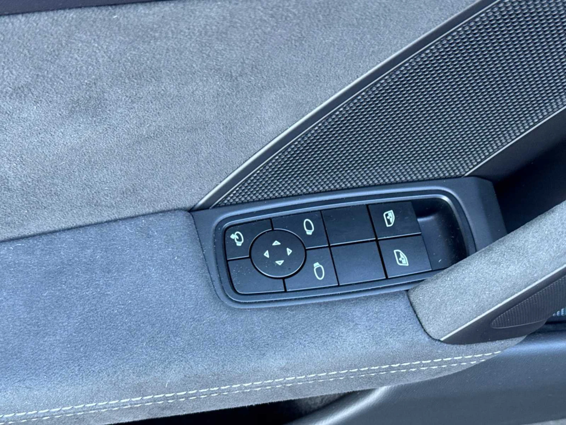 mph012_1348751227_4eab09183ad3b47ca8e0a8c217e67140x_1ef8df11e3