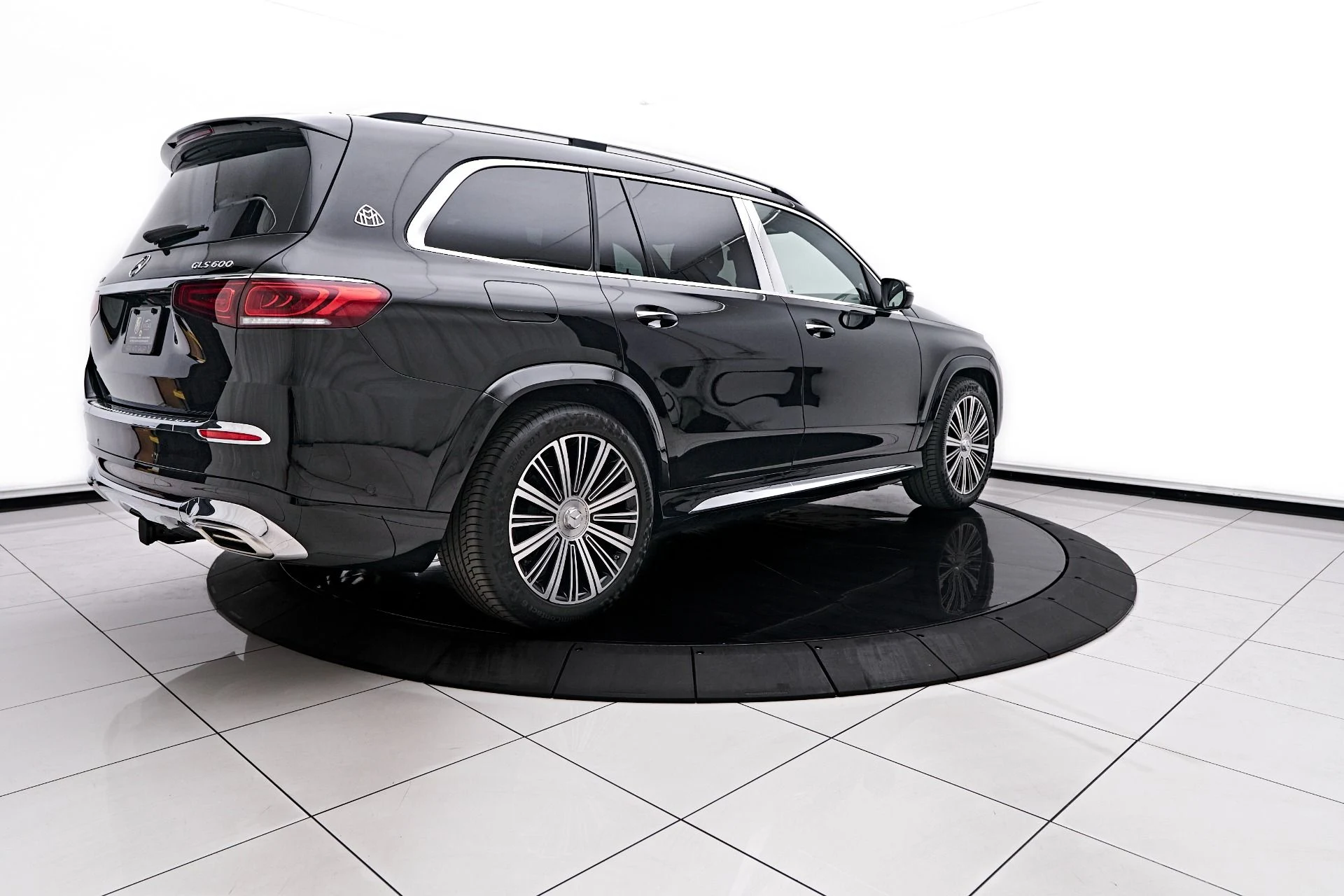 mph012_1355103948_Used_2023_Mercedes_Benz_GLS_Maybach_GLS_600_1762799204_385c430a76