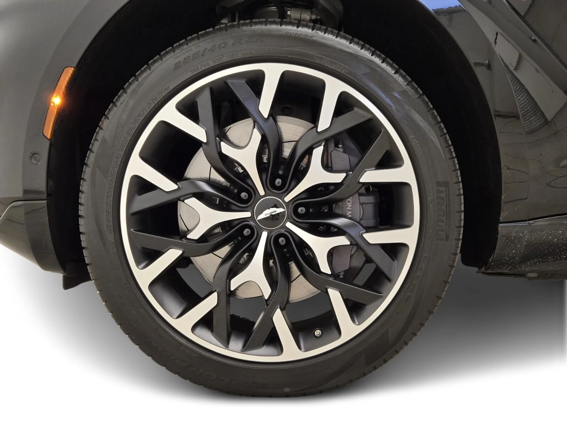 mph012_135625758_Used_2021_Aston_Martin_DBX_1755328511_f9884d8c54