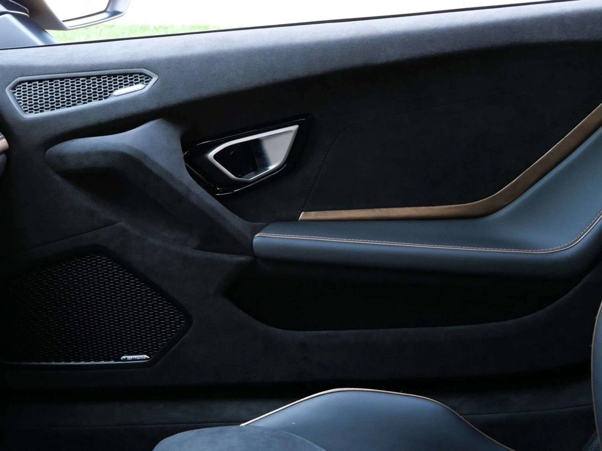 mph012_1357200290_0902debb1d6178dc2cde84f849c19981x_cf62c48379