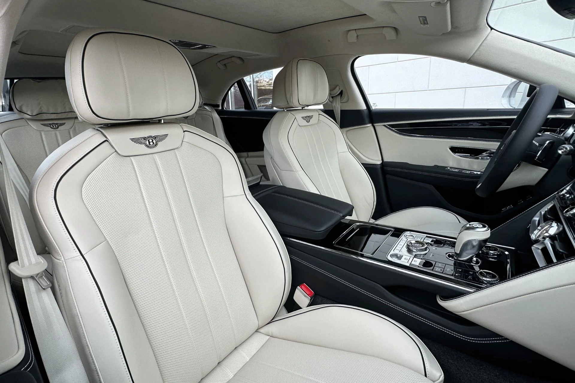 mph012_1357934173_New_2026_Bentley_Flying_Spur_1763621558_326fbb3b78